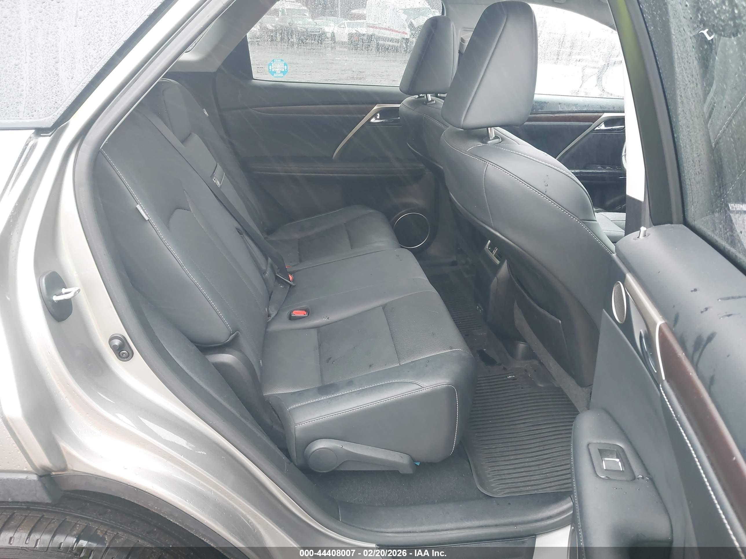 LEXUS RX image 8