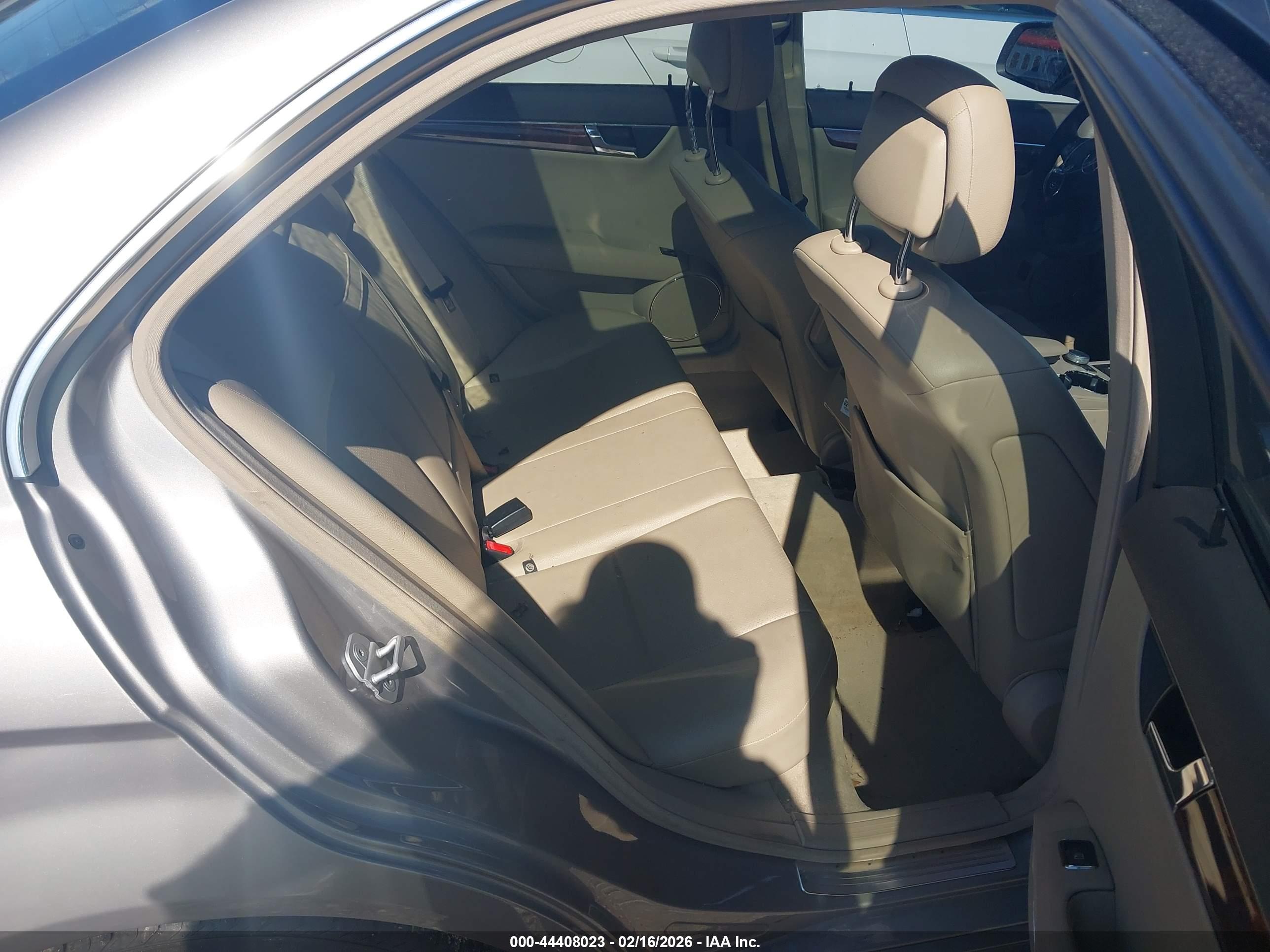 MERCEDES-BENZ C image 8