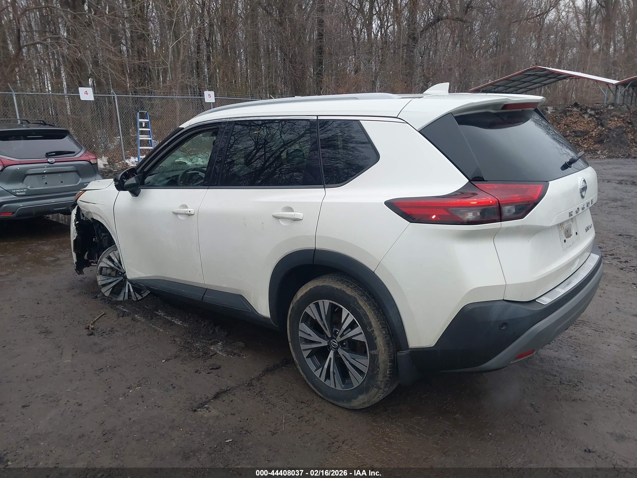 NISSAN ROGUE image 3