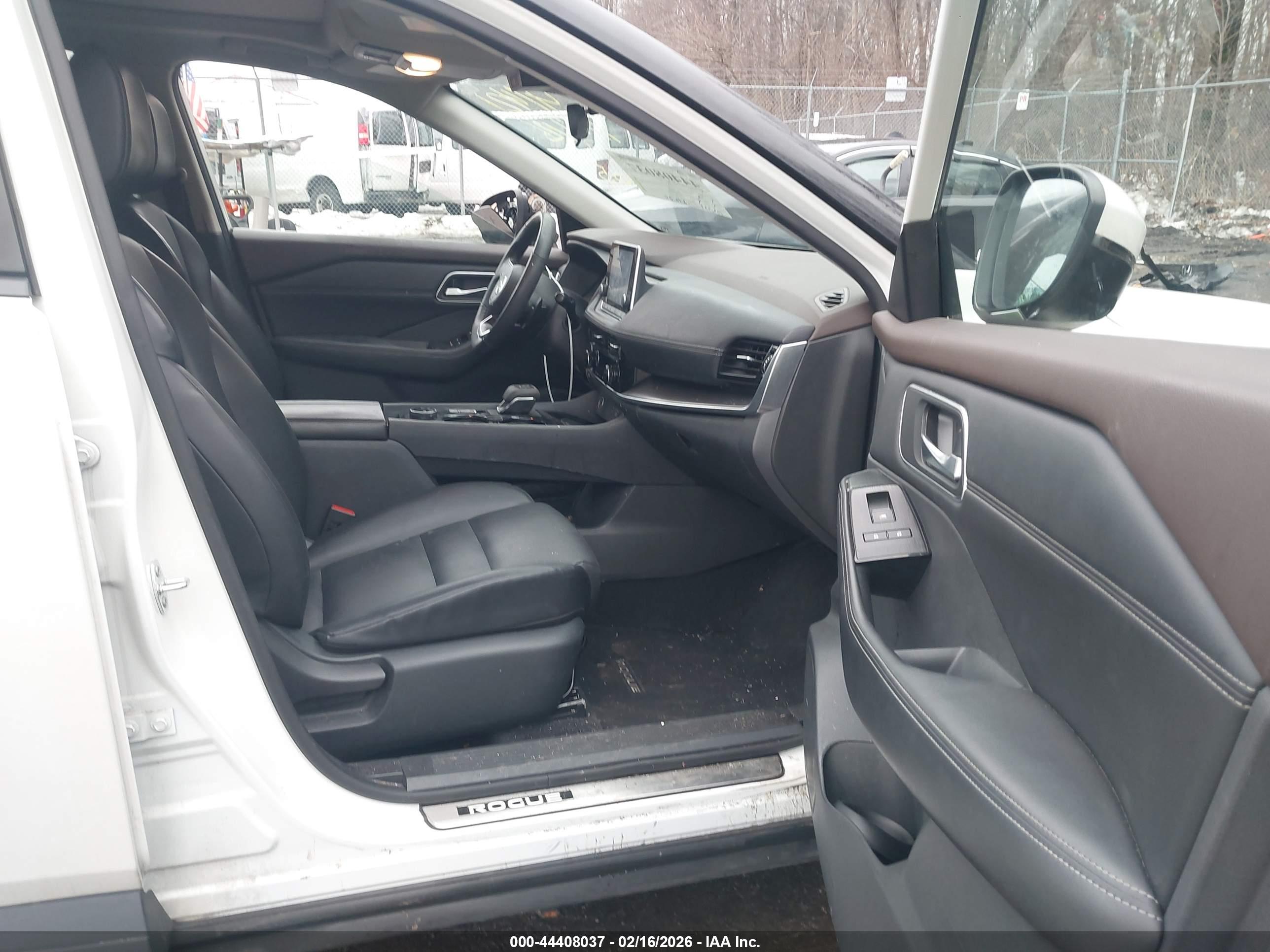 NISSAN ROGUE image 5