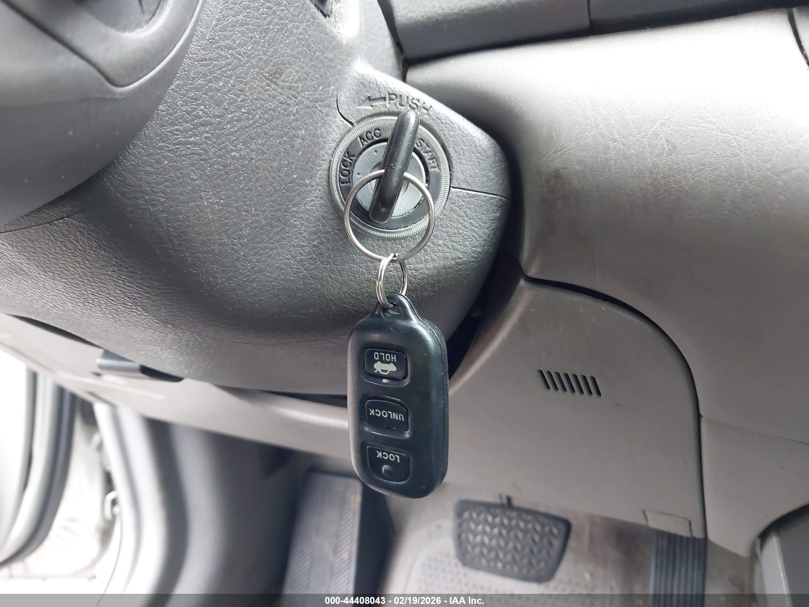 TOYOTA CAMRY image 11