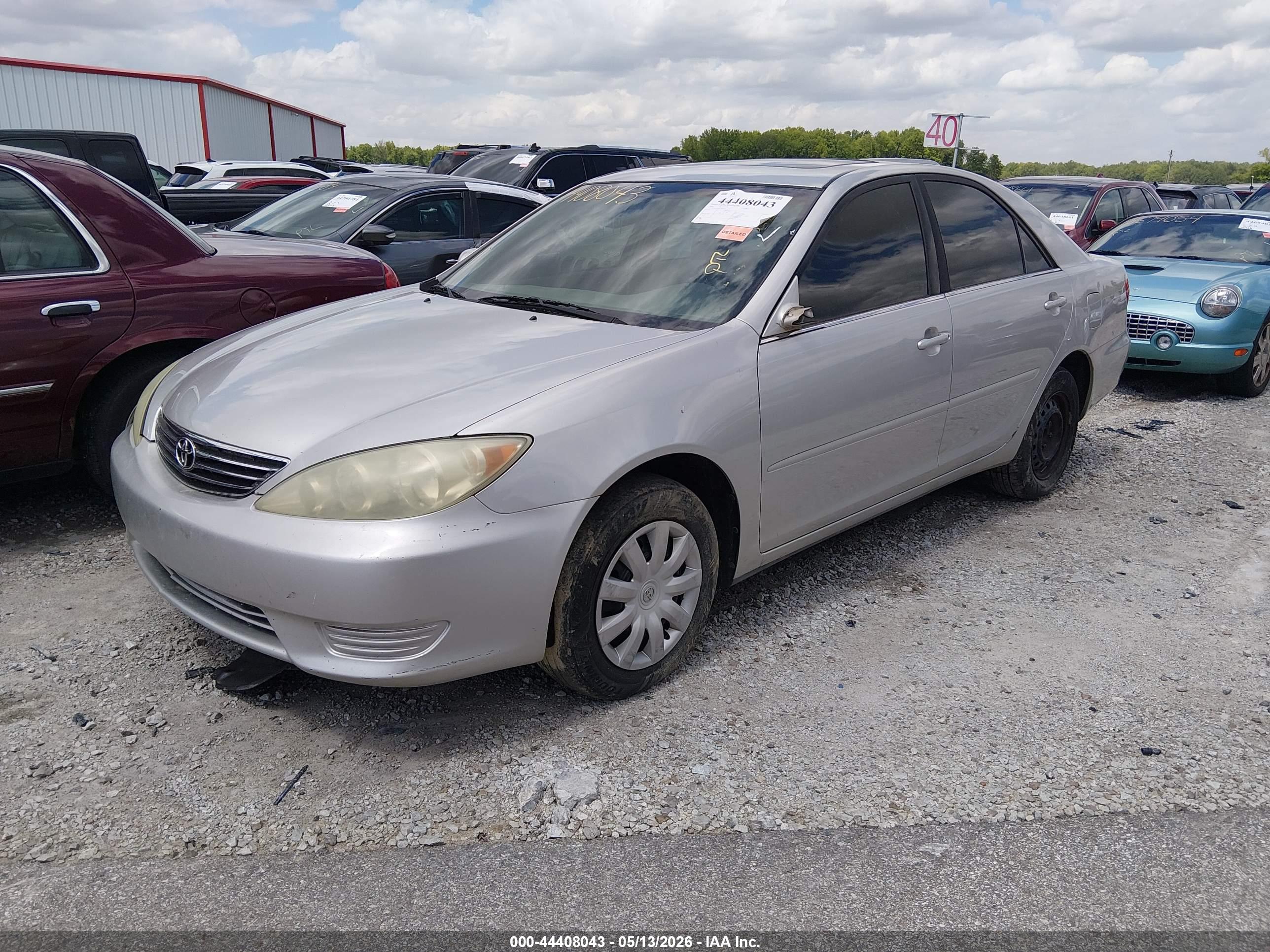 TOYOTA CAMRY image 2