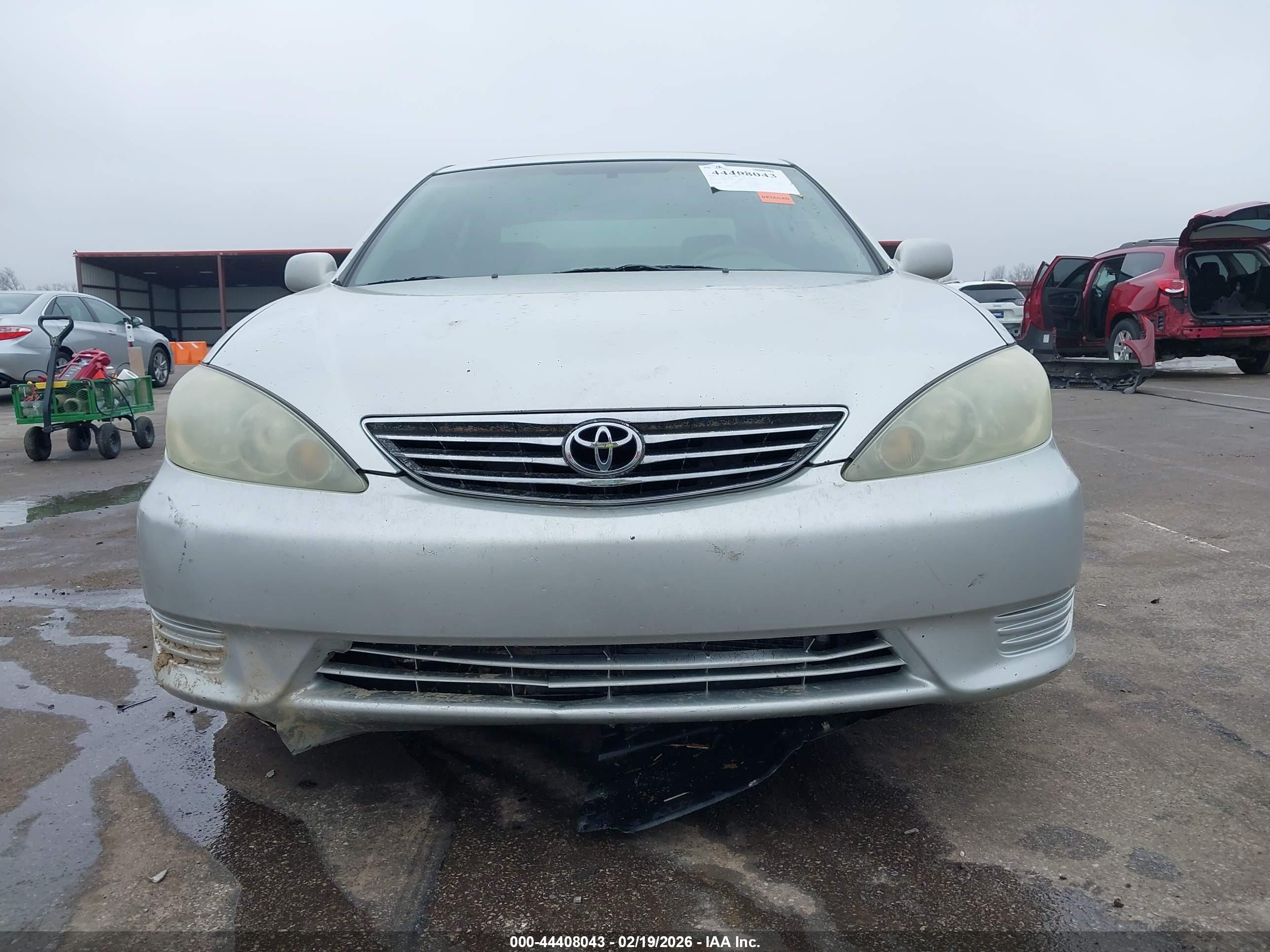 TOYOTA CAMRY image 6
