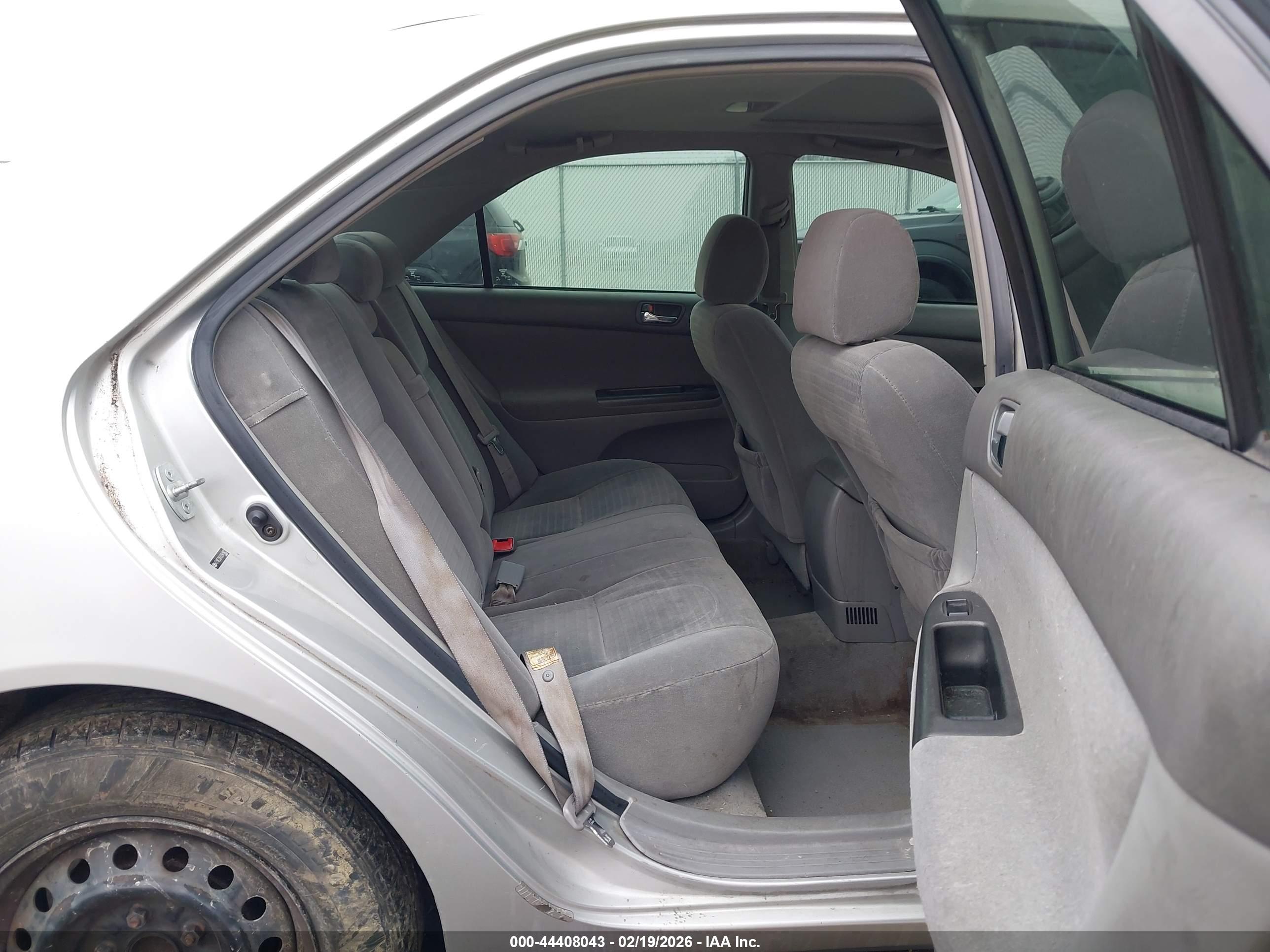 TOYOTA CAMRY image 8