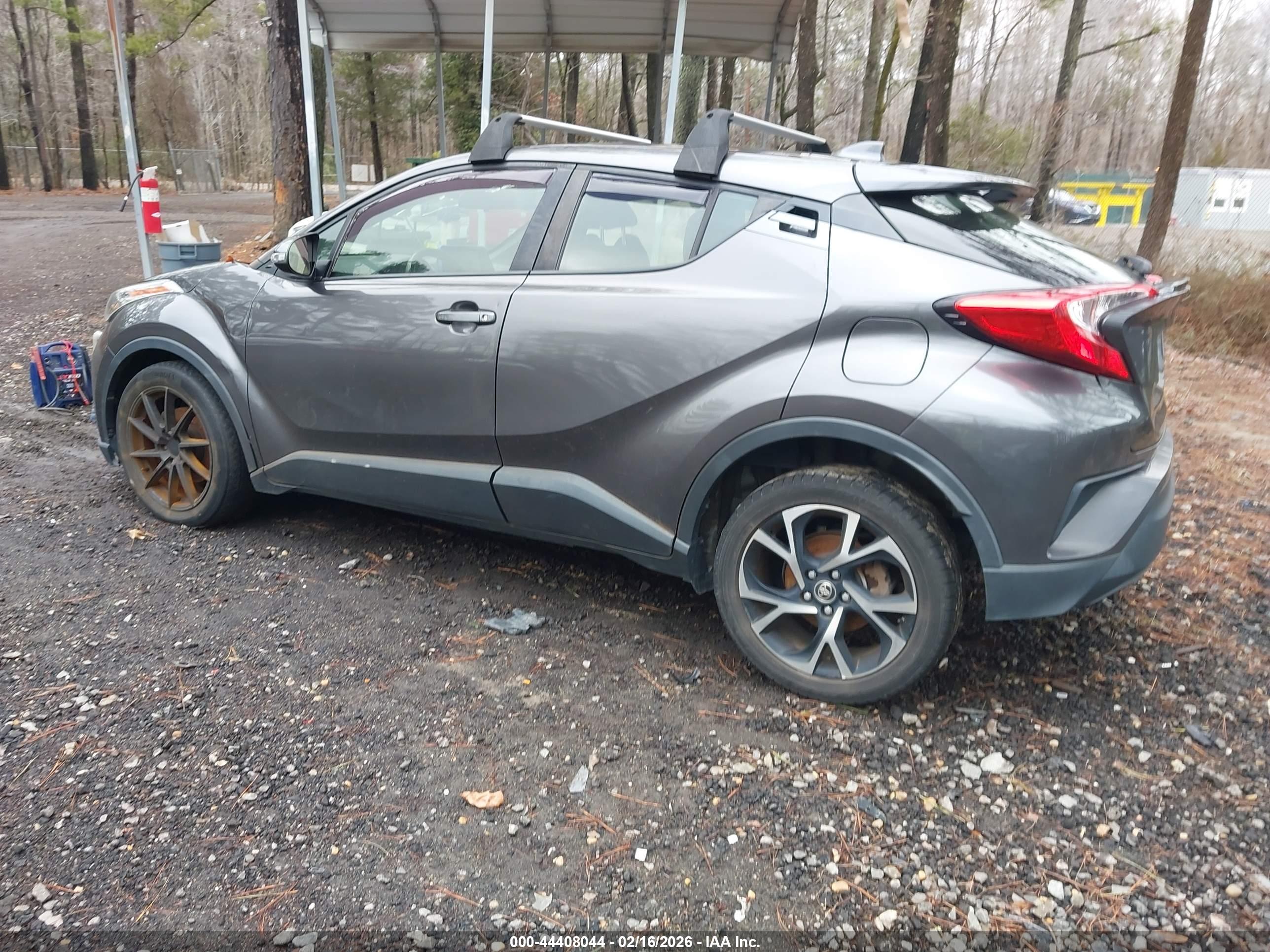 TOYOTA C-HR image 3