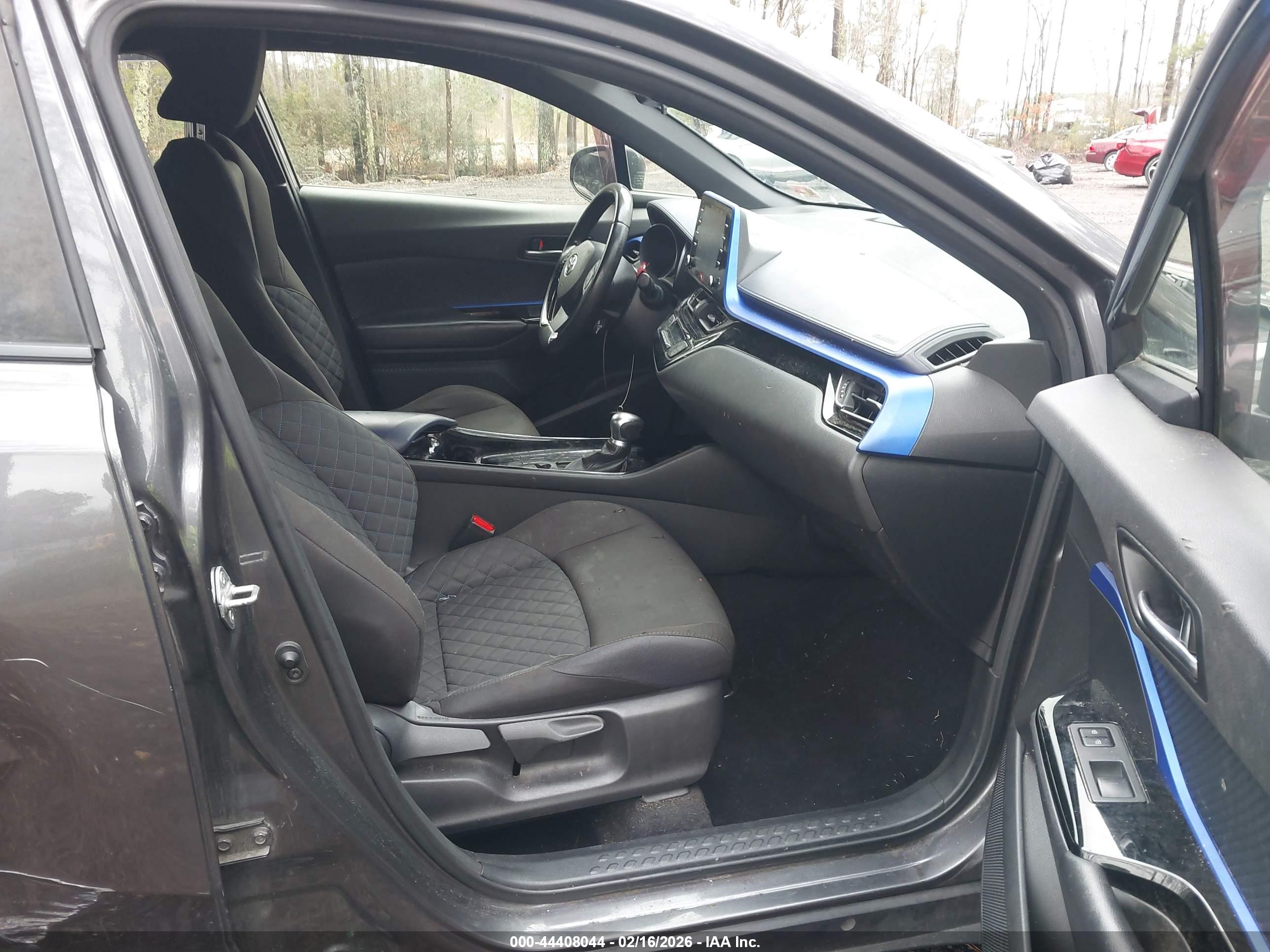 TOYOTA C-HR image 5
