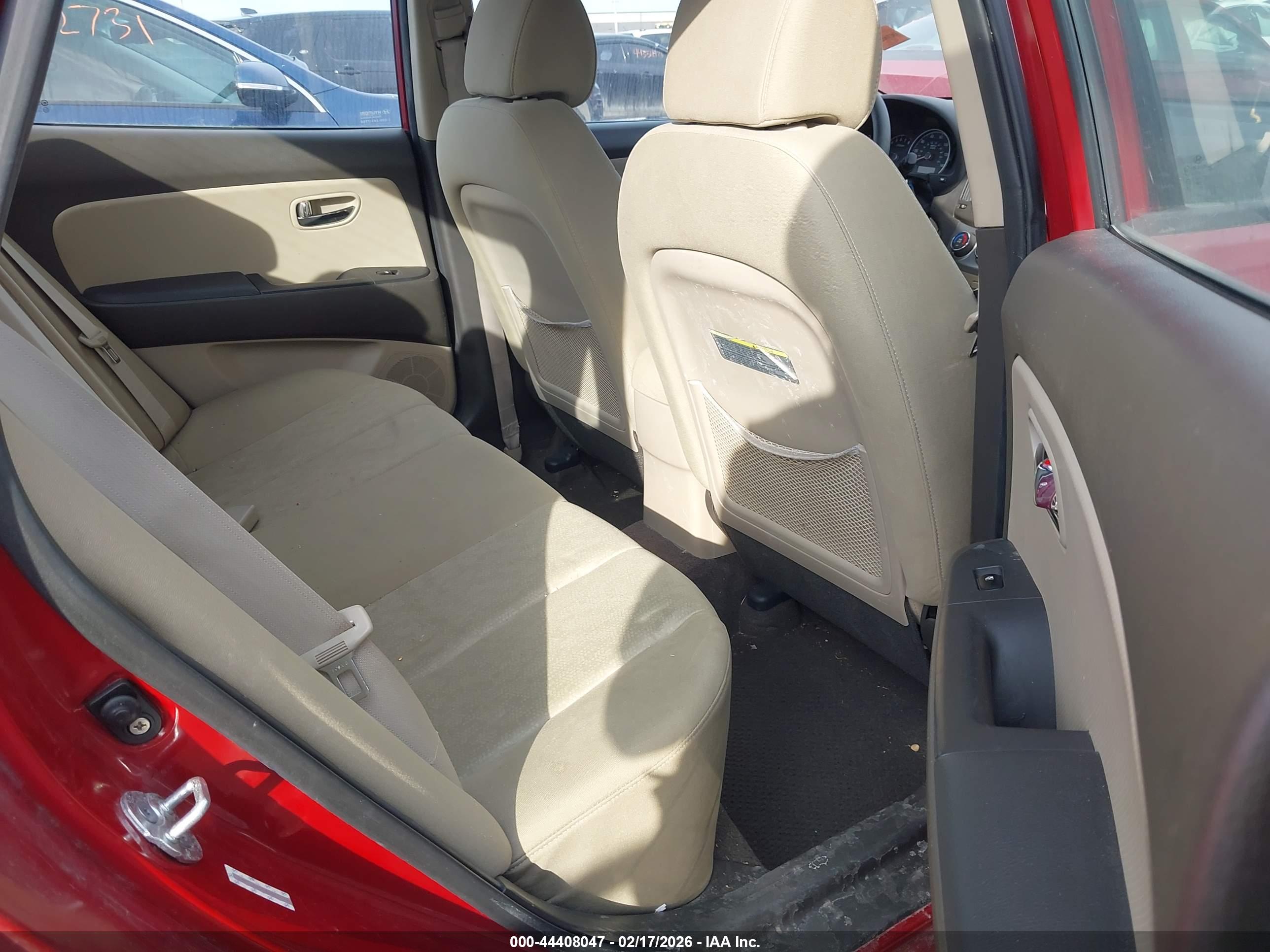 HYUNDAI ELANTRA image 8