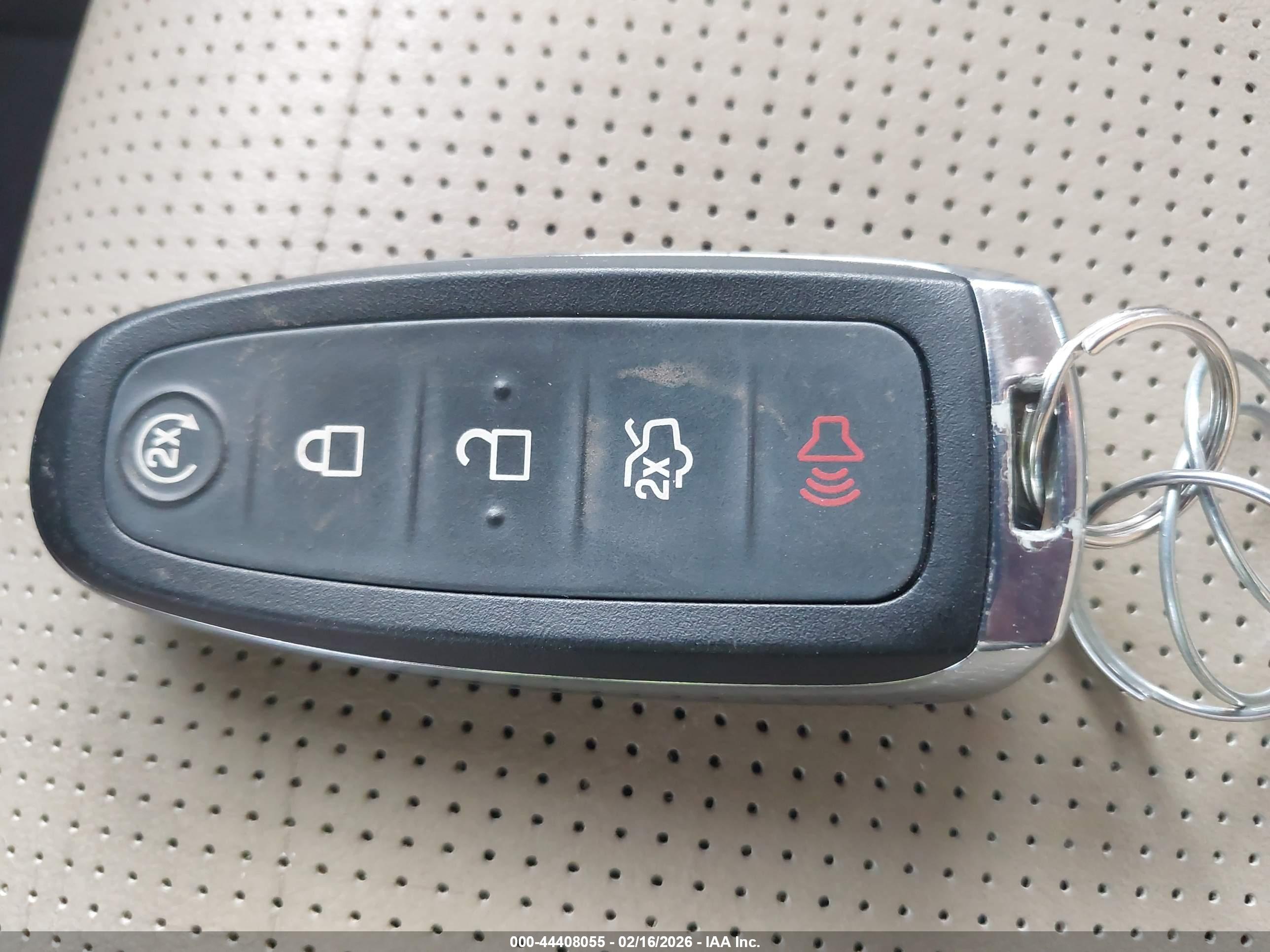 FORD TAURUS image 11