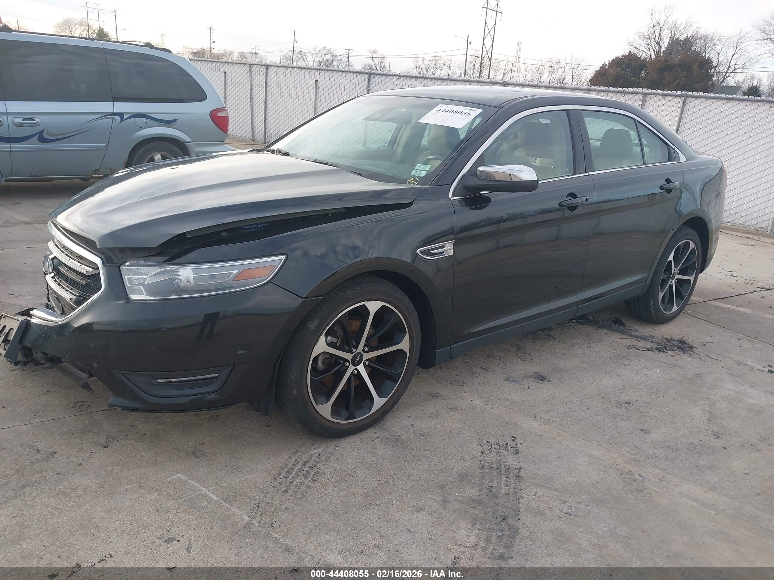 FORD TAURUS image 2