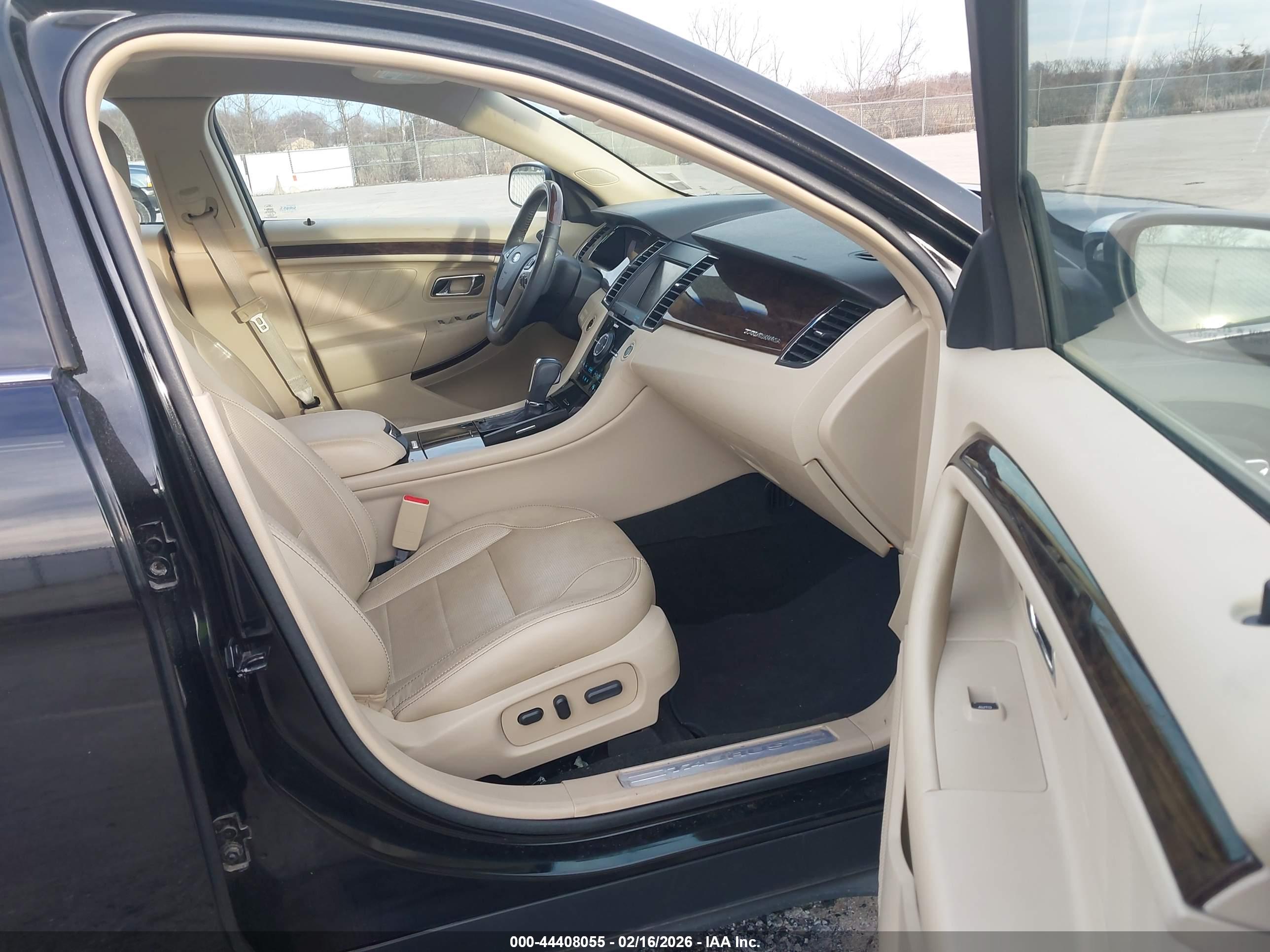 FORD TAURUS image 5
