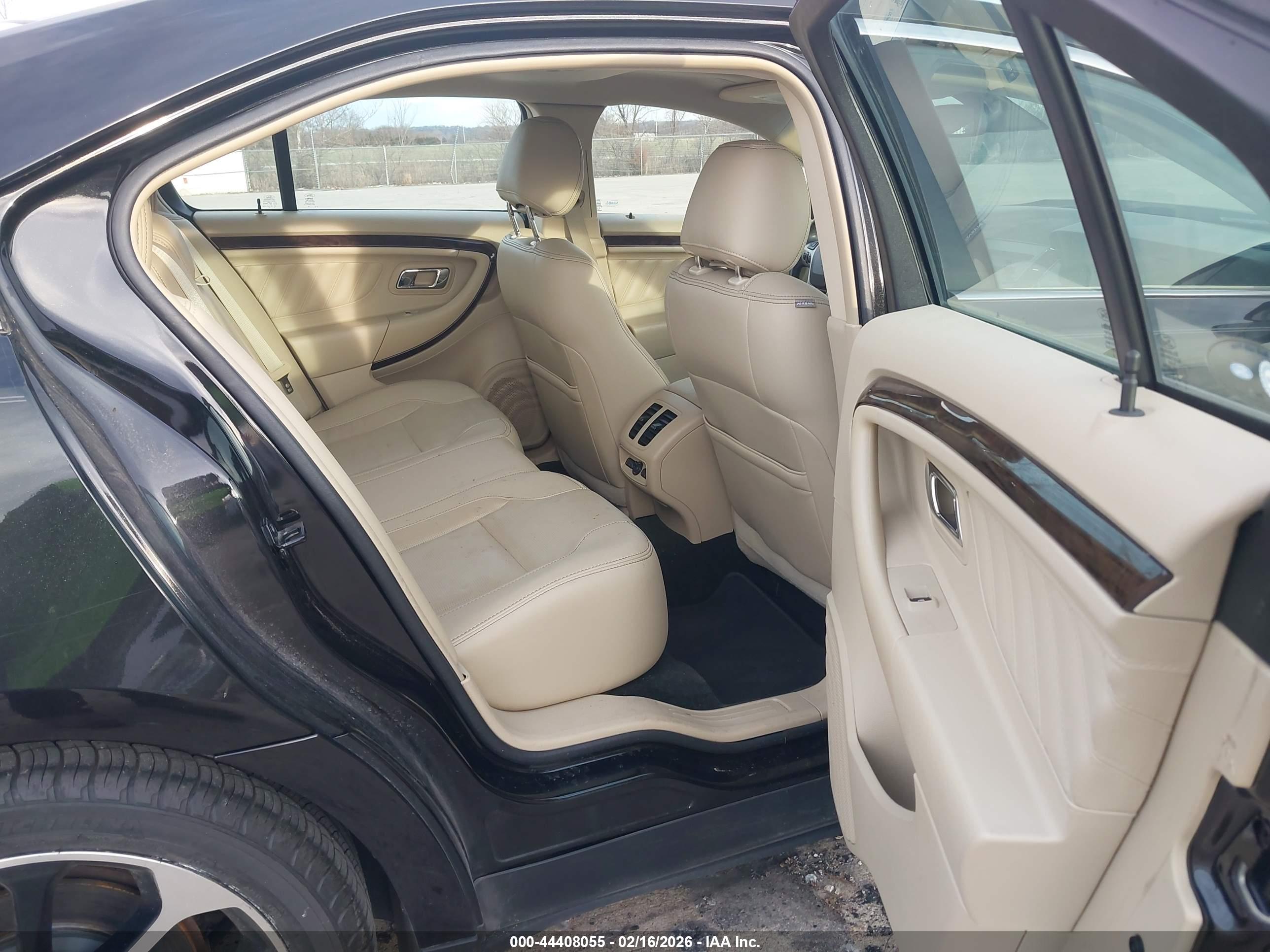 FORD TAURUS image 8