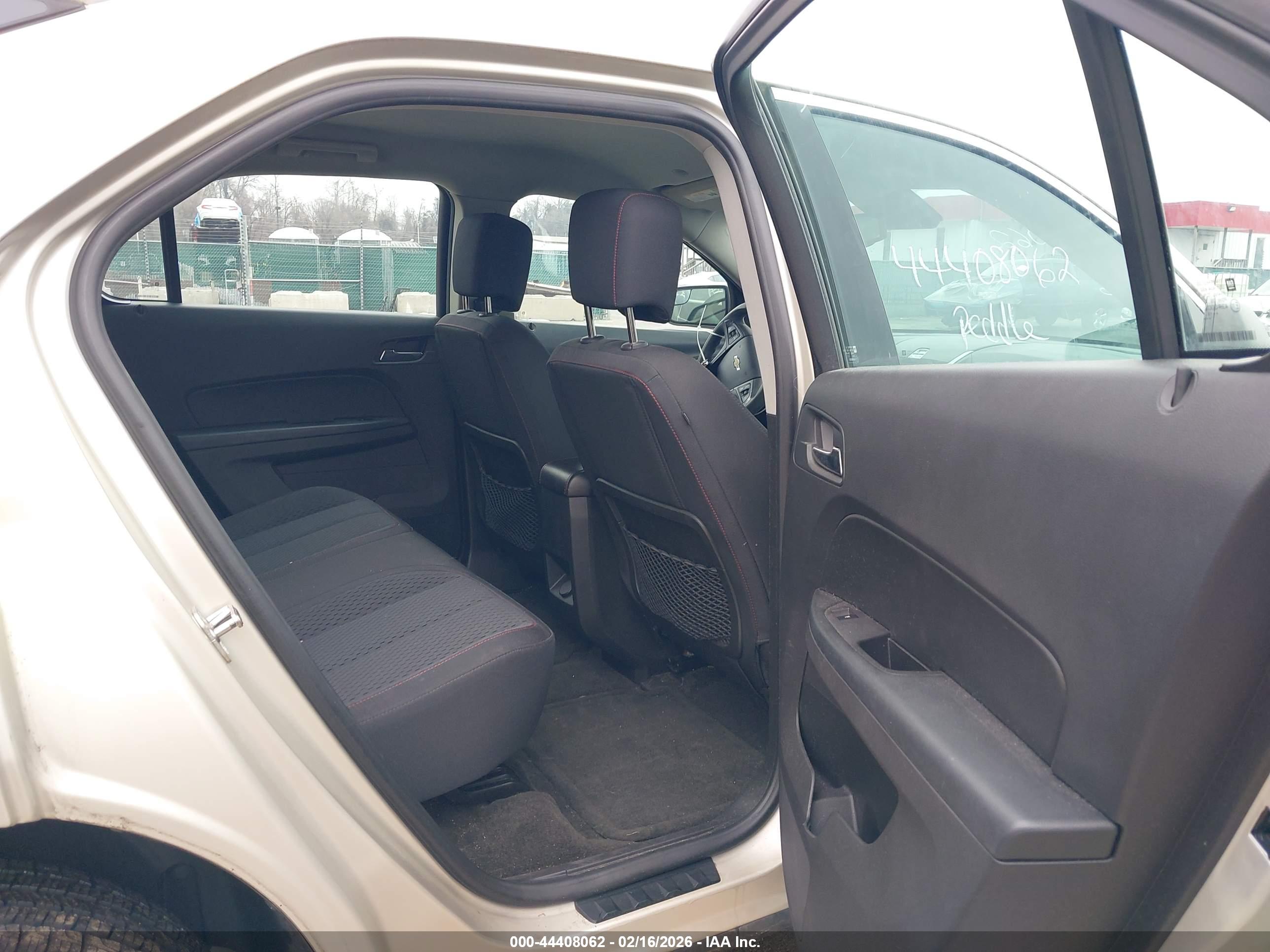 CHEVROLET EQUINOX image 8