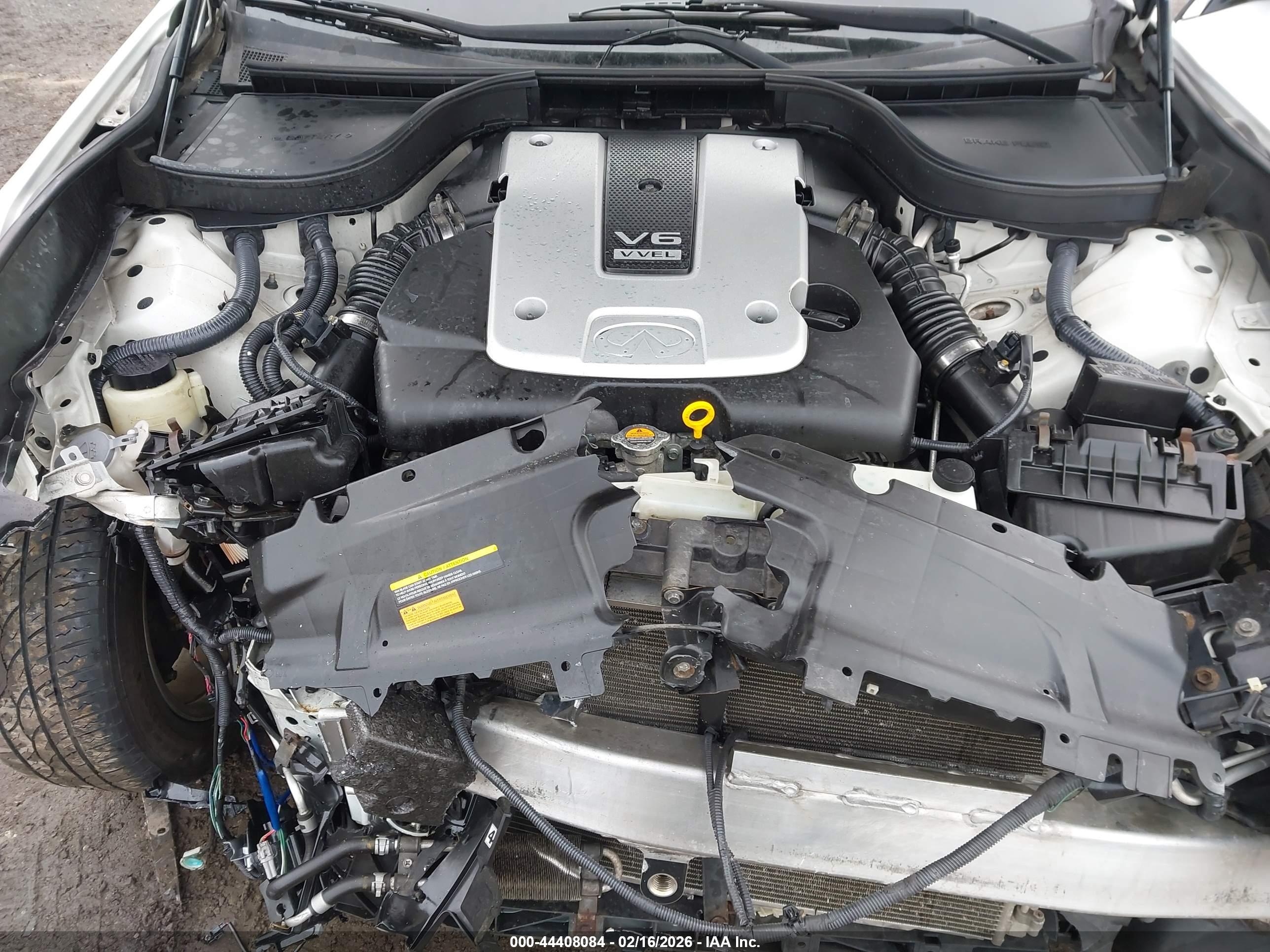 INFINITI Q40 image 10