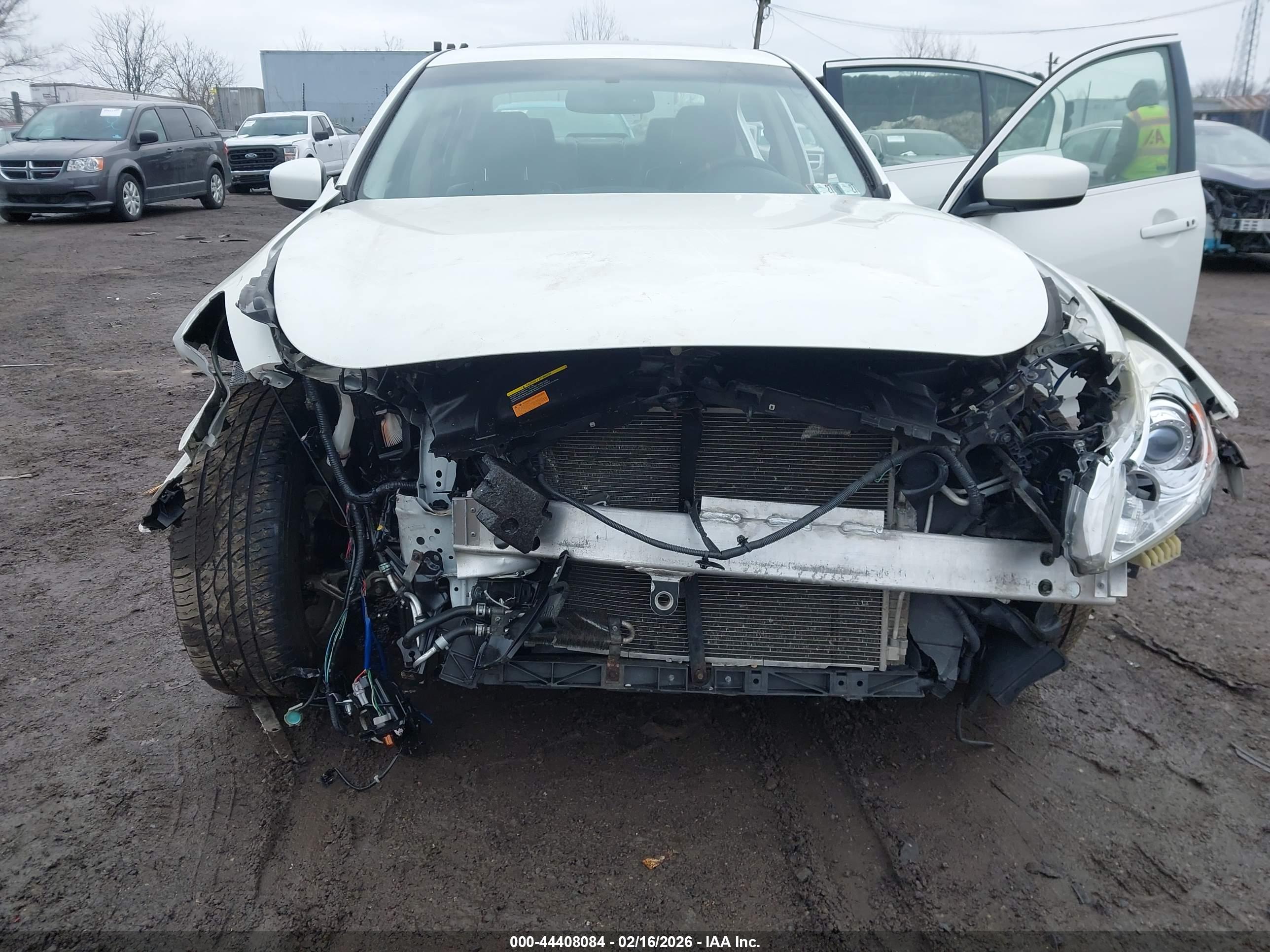 INFINITI Q40 image 6