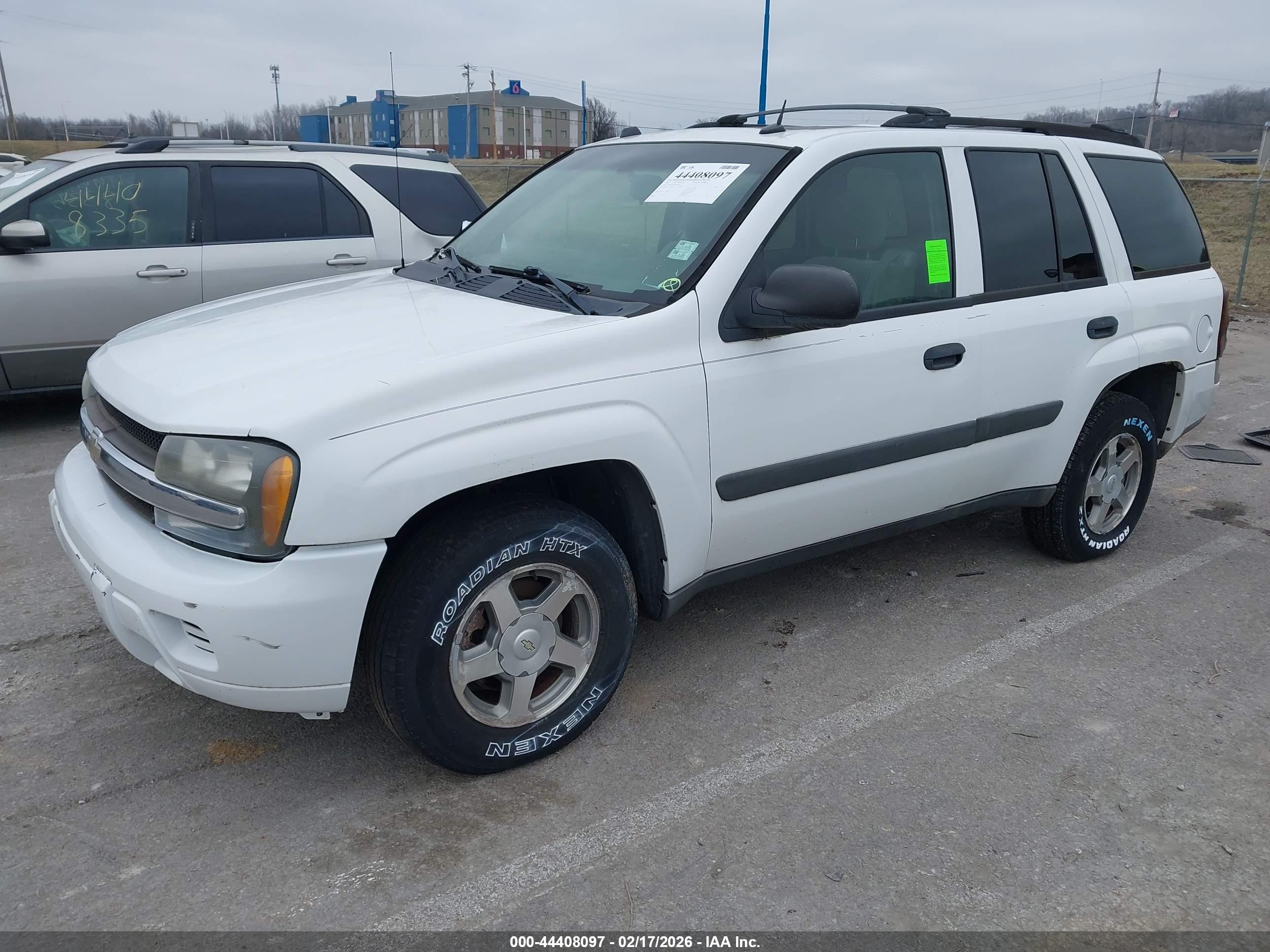 CHEVROLET TRAILBLAZER image 2