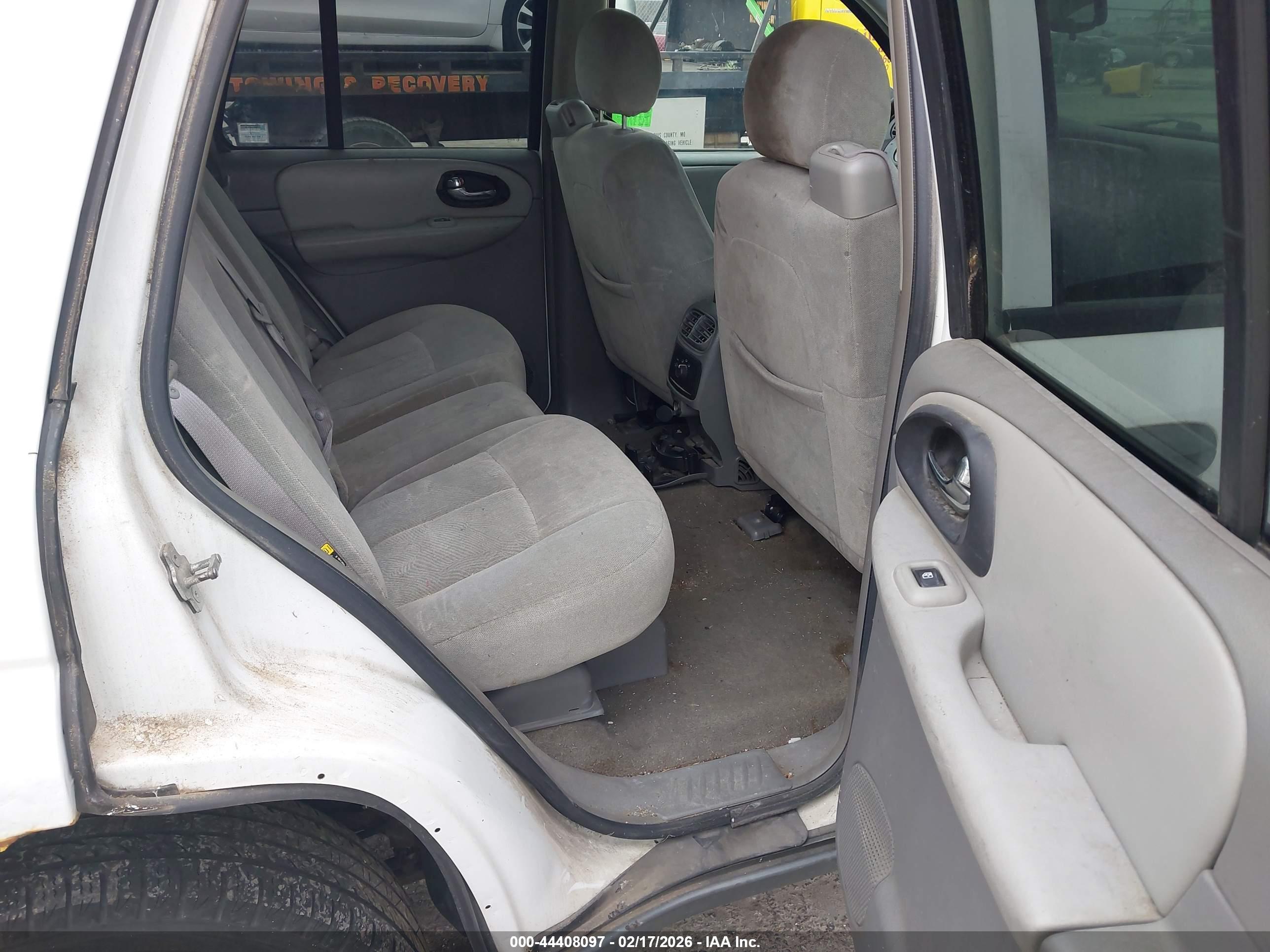 CHEVROLET TRAILBLAZER image 8