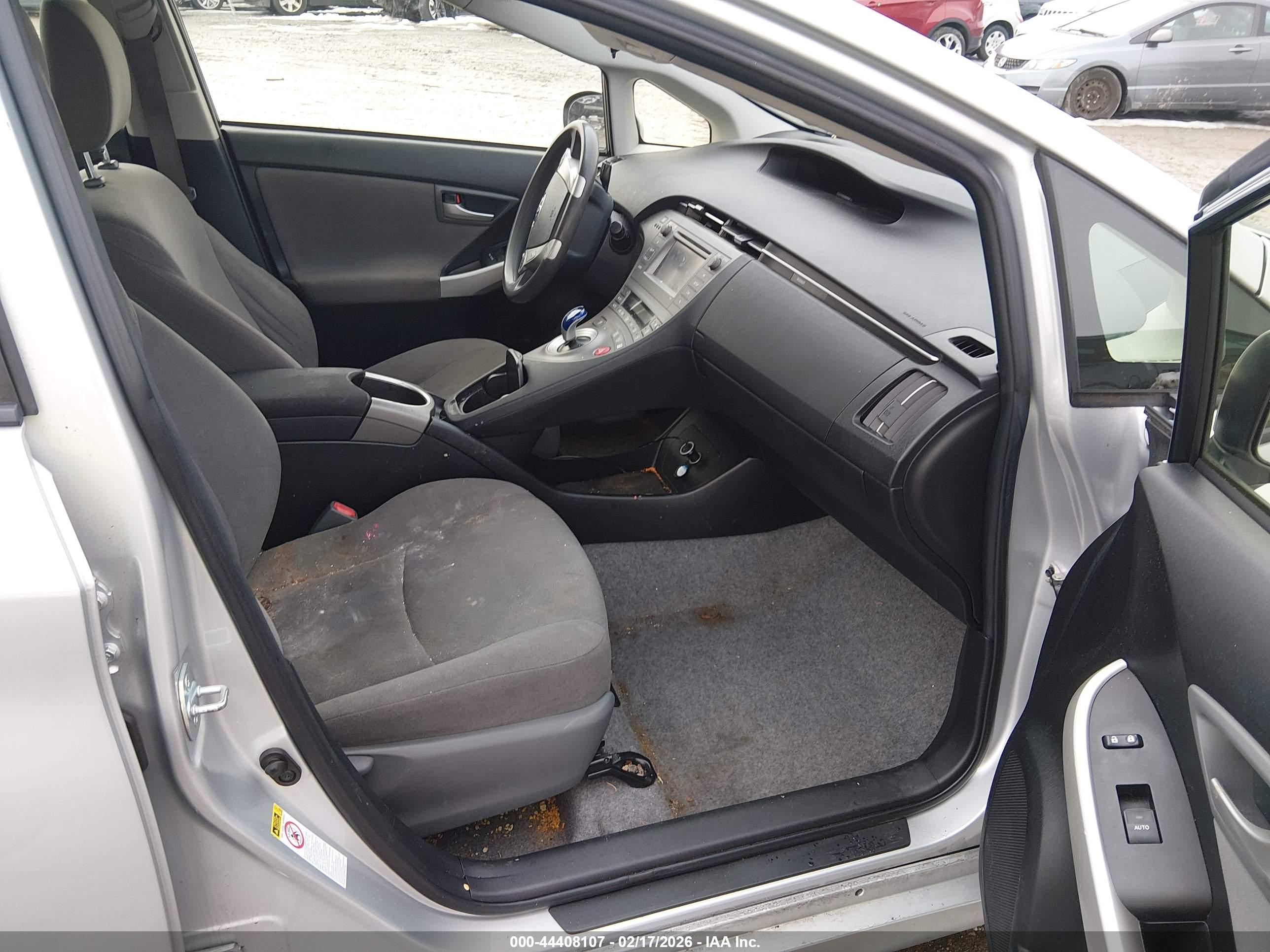 TOYOTA PRIUS image 5