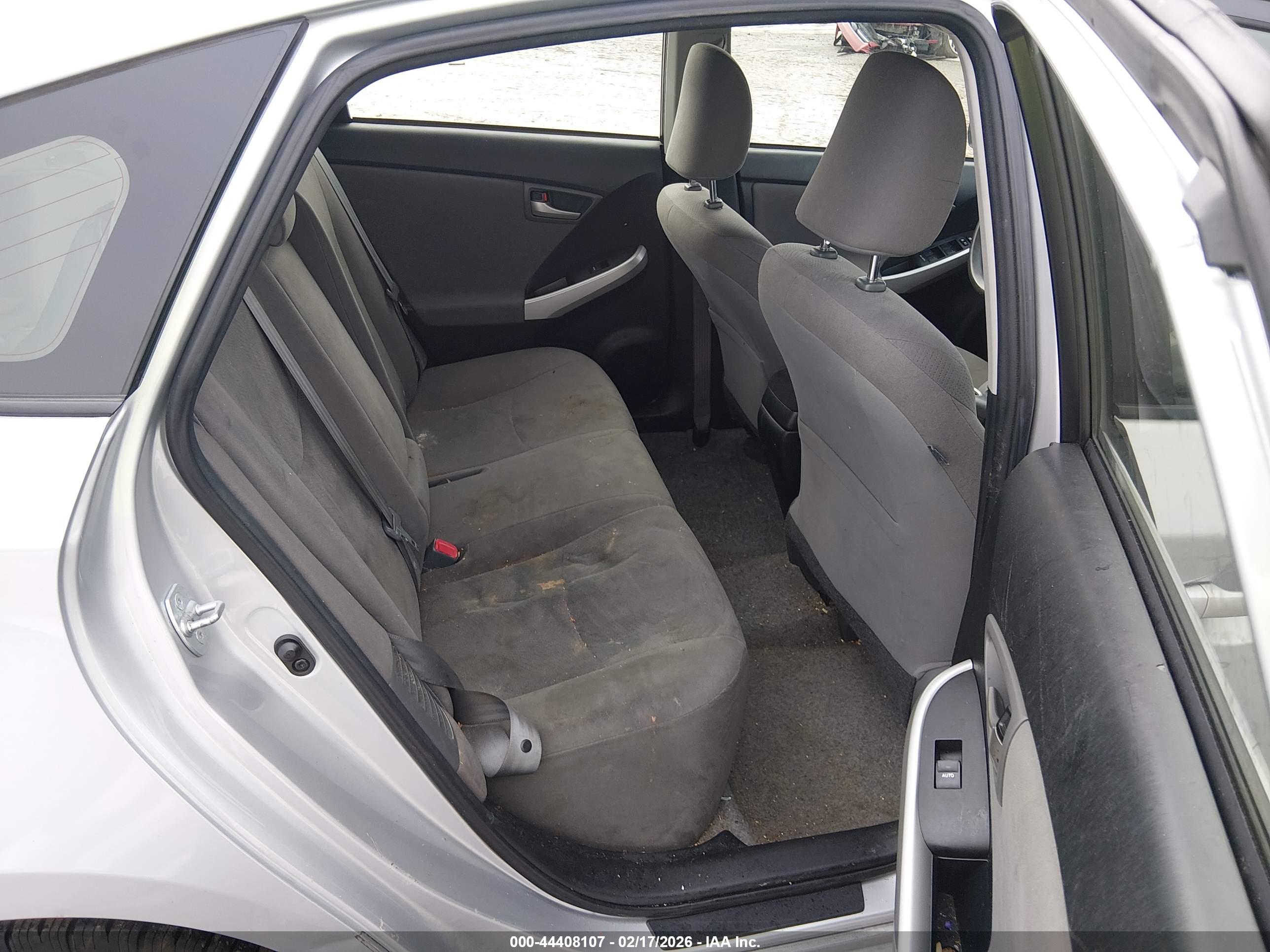 TOYOTA PRIUS image 8