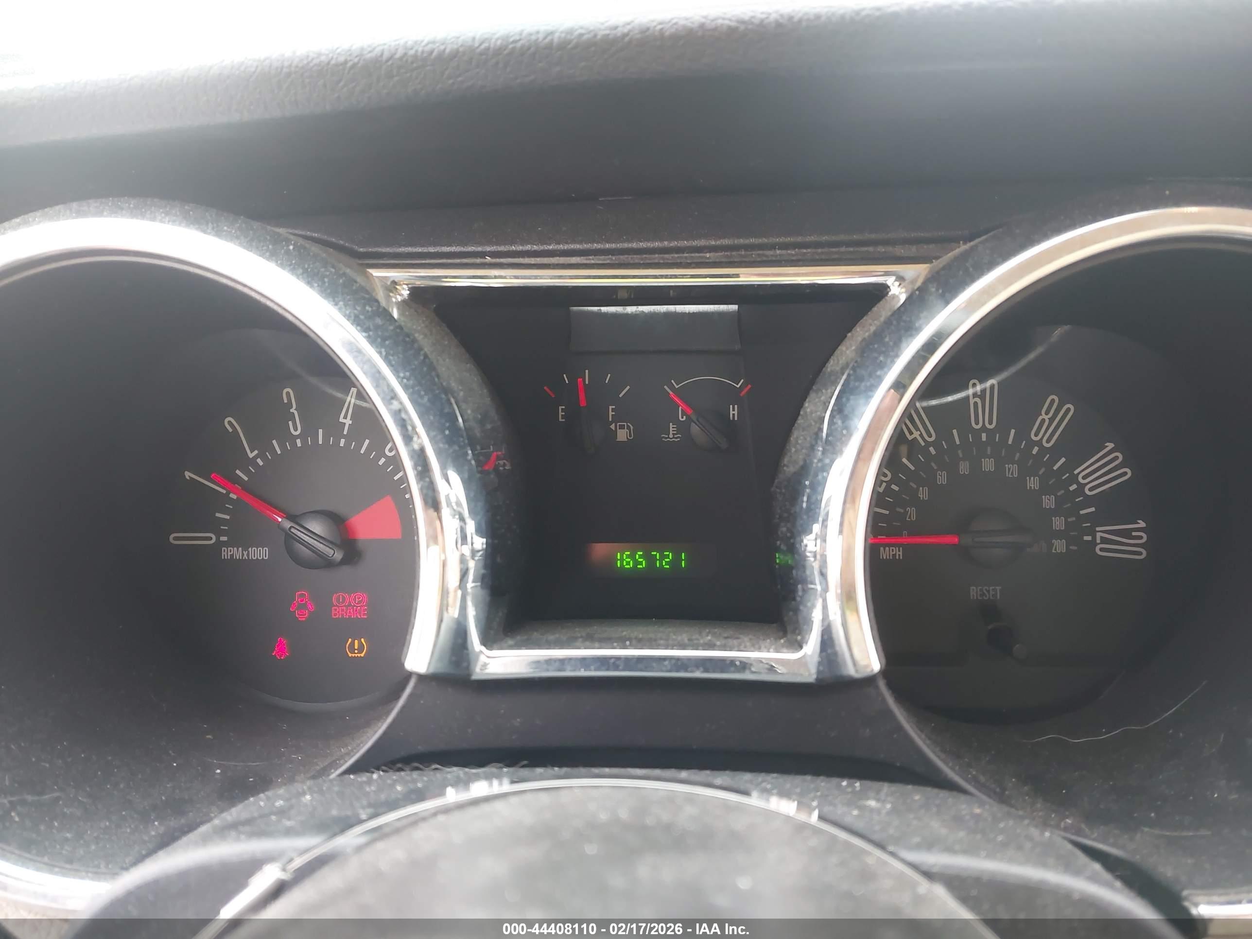 FORD MUSTANG image 7
