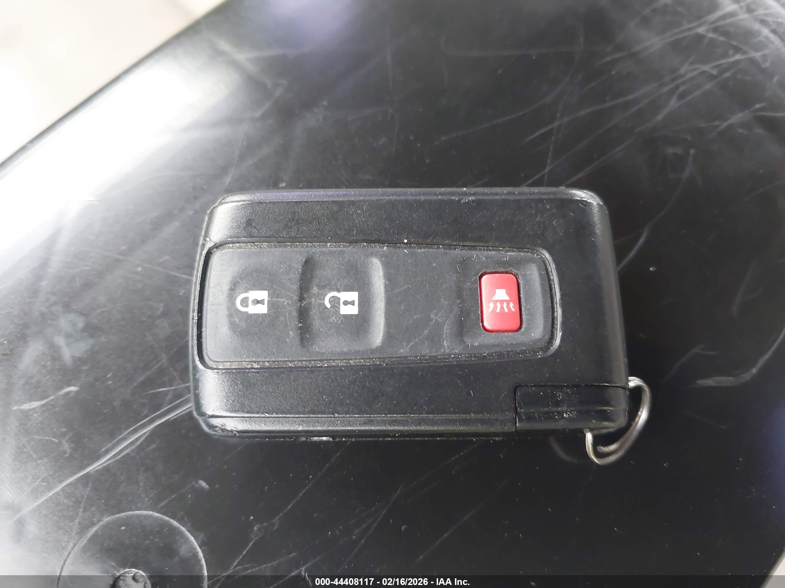 TOYOTA PRIUS image 11
