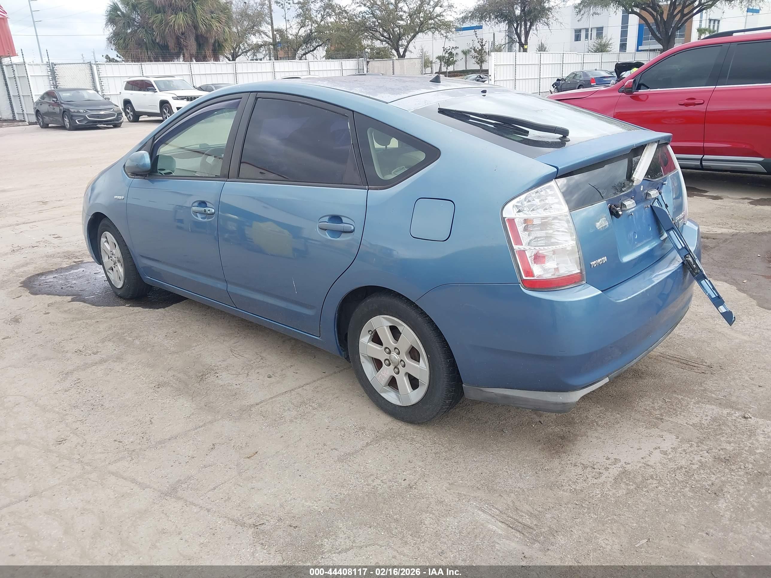 TOYOTA PRIUS image 3