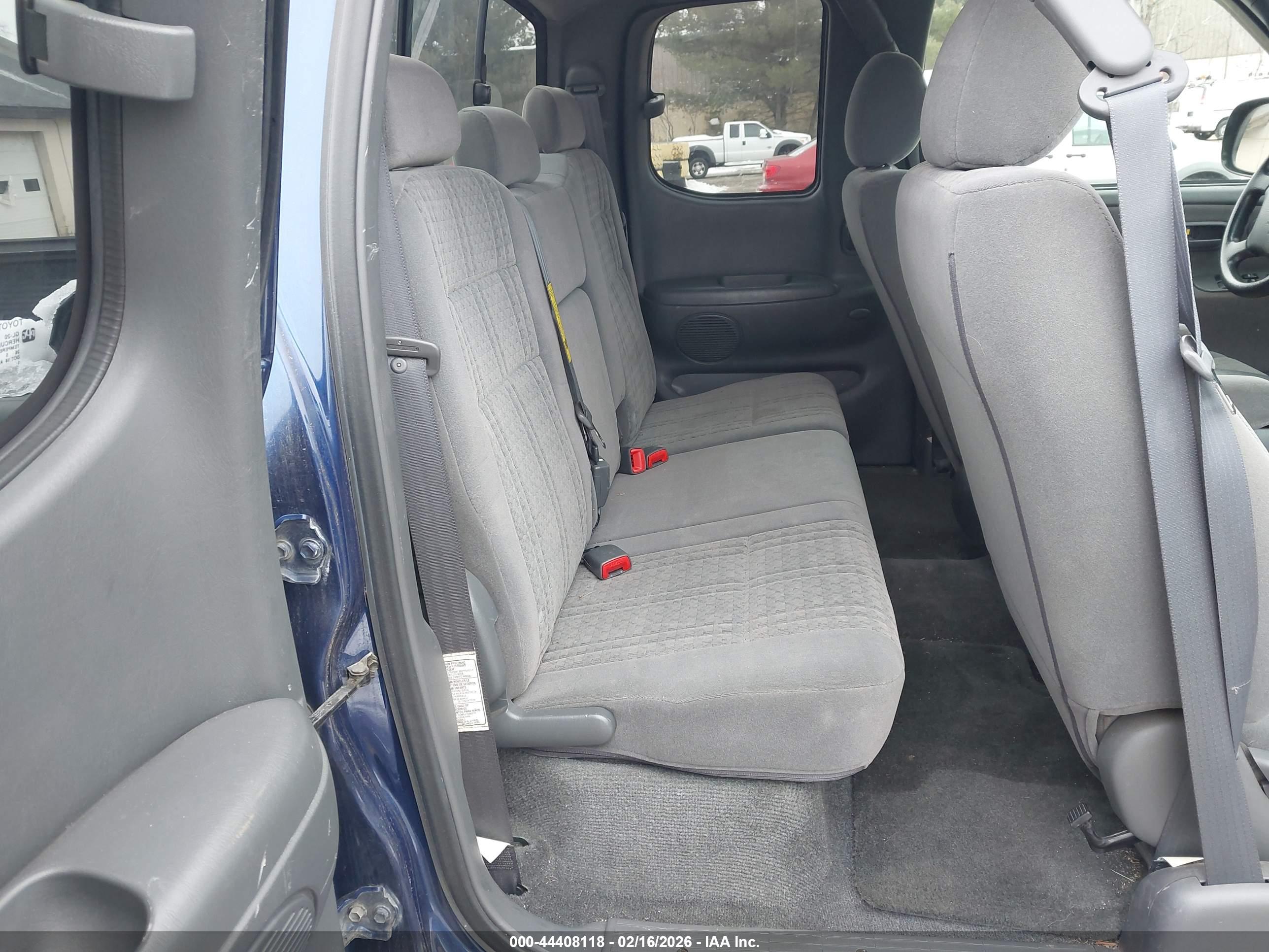 TOYOTA TUNDRA image 8