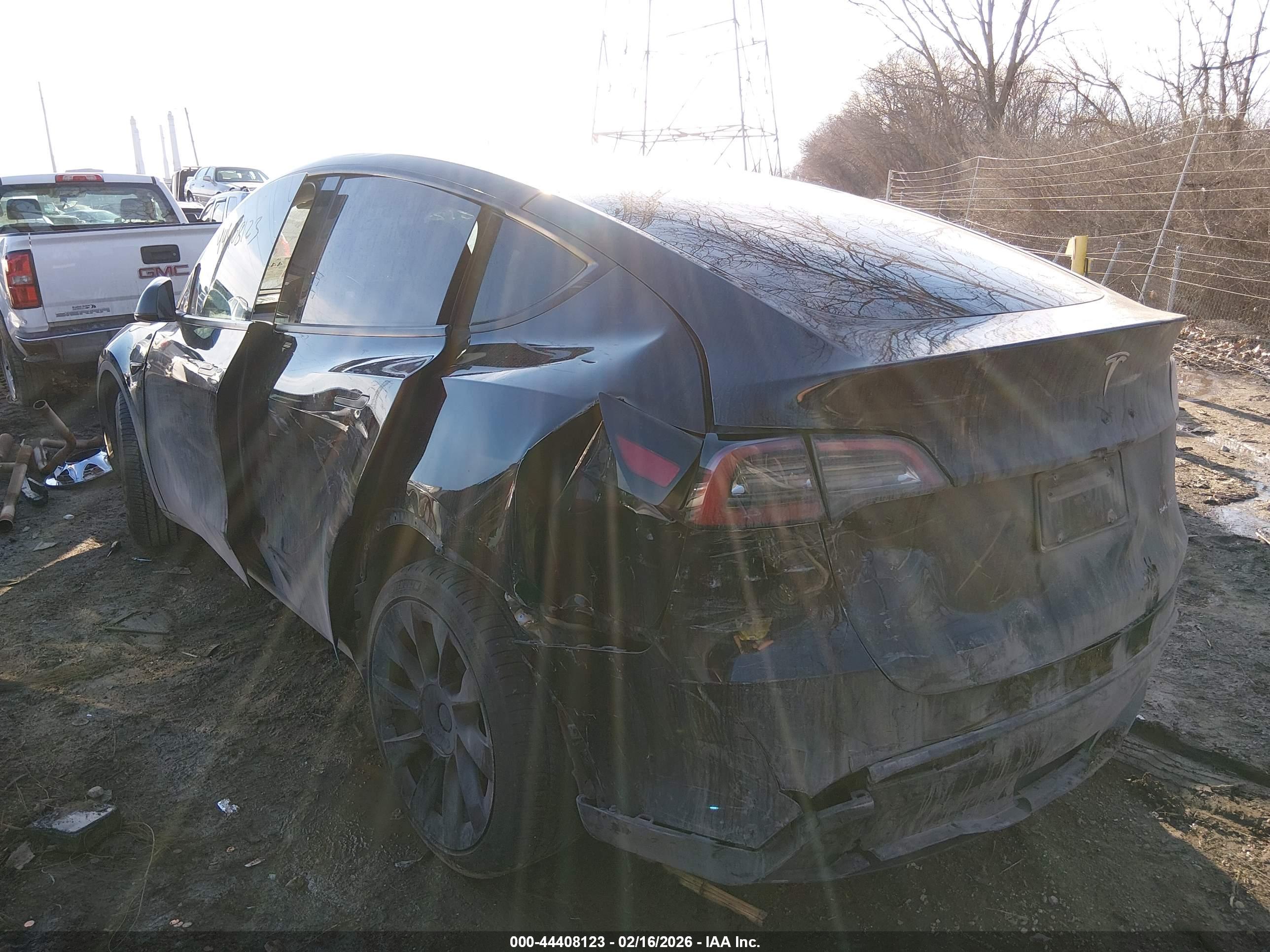TESLA MODEL image 3