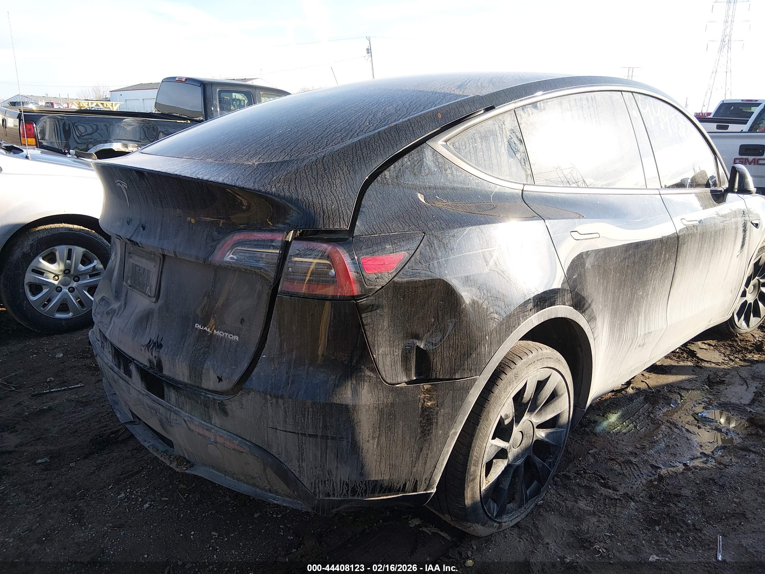 TESLA MODEL image 6