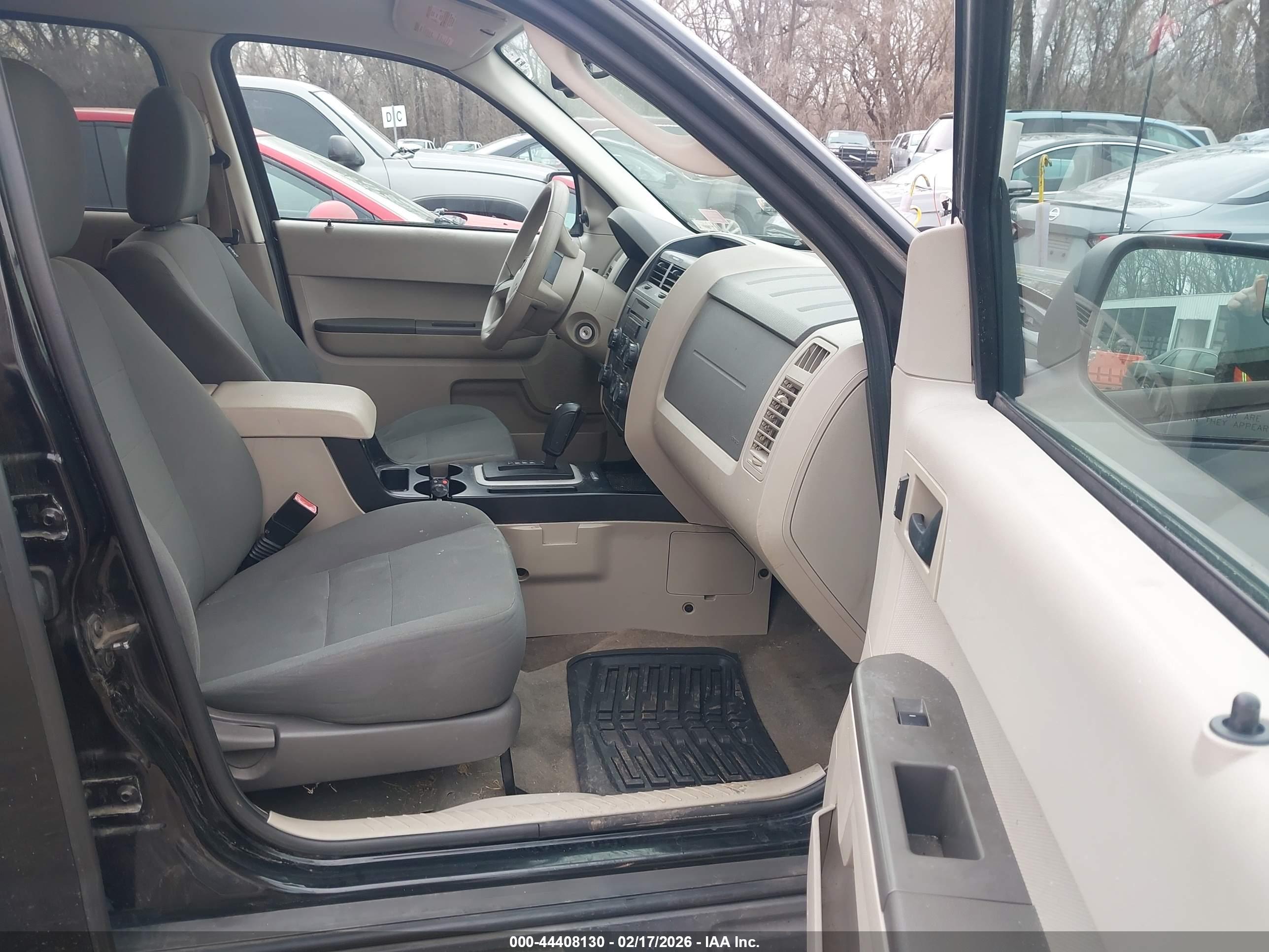 FORD ESCAPE image 5