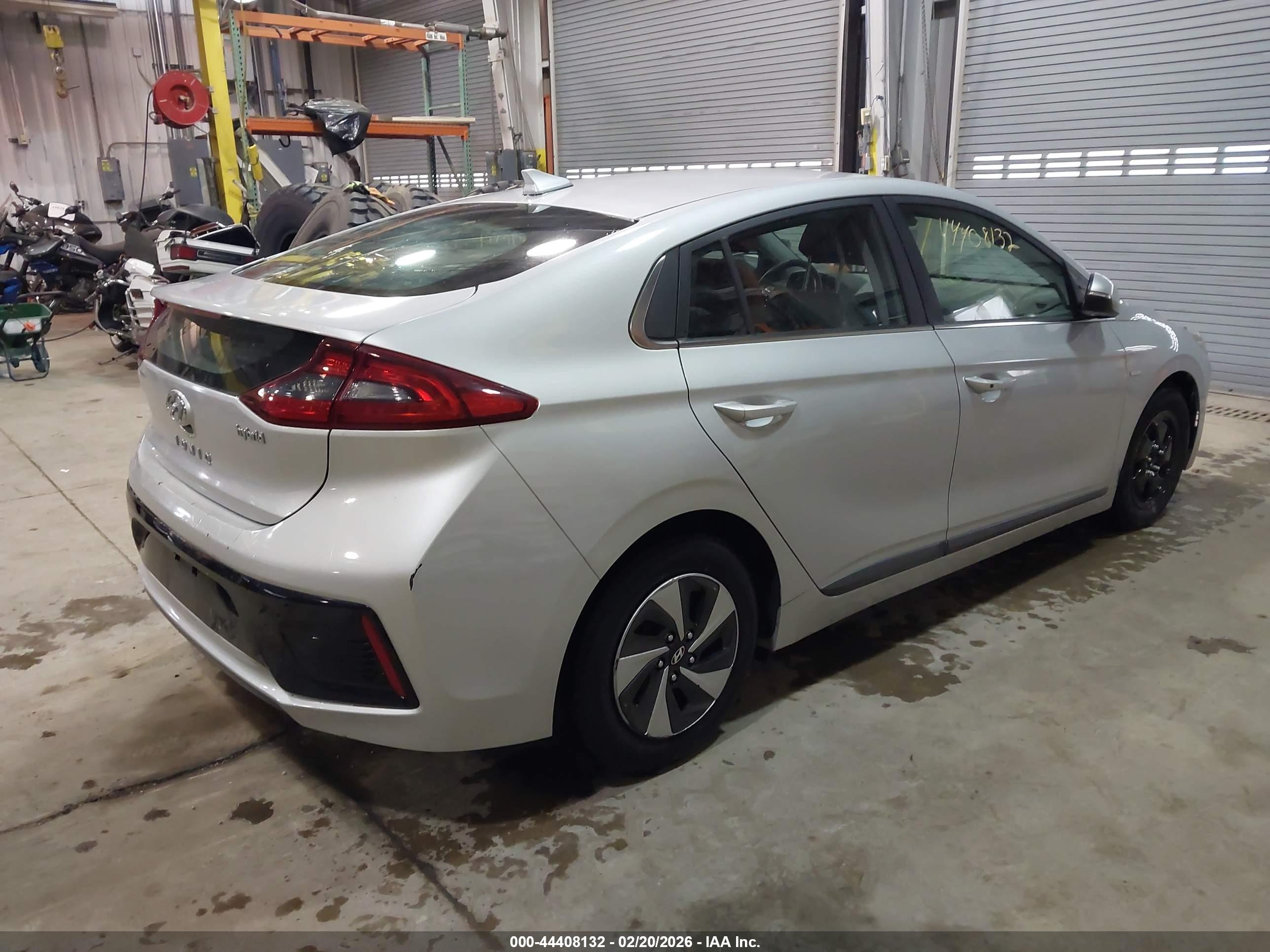 HYUNDAI IONIQ image 4