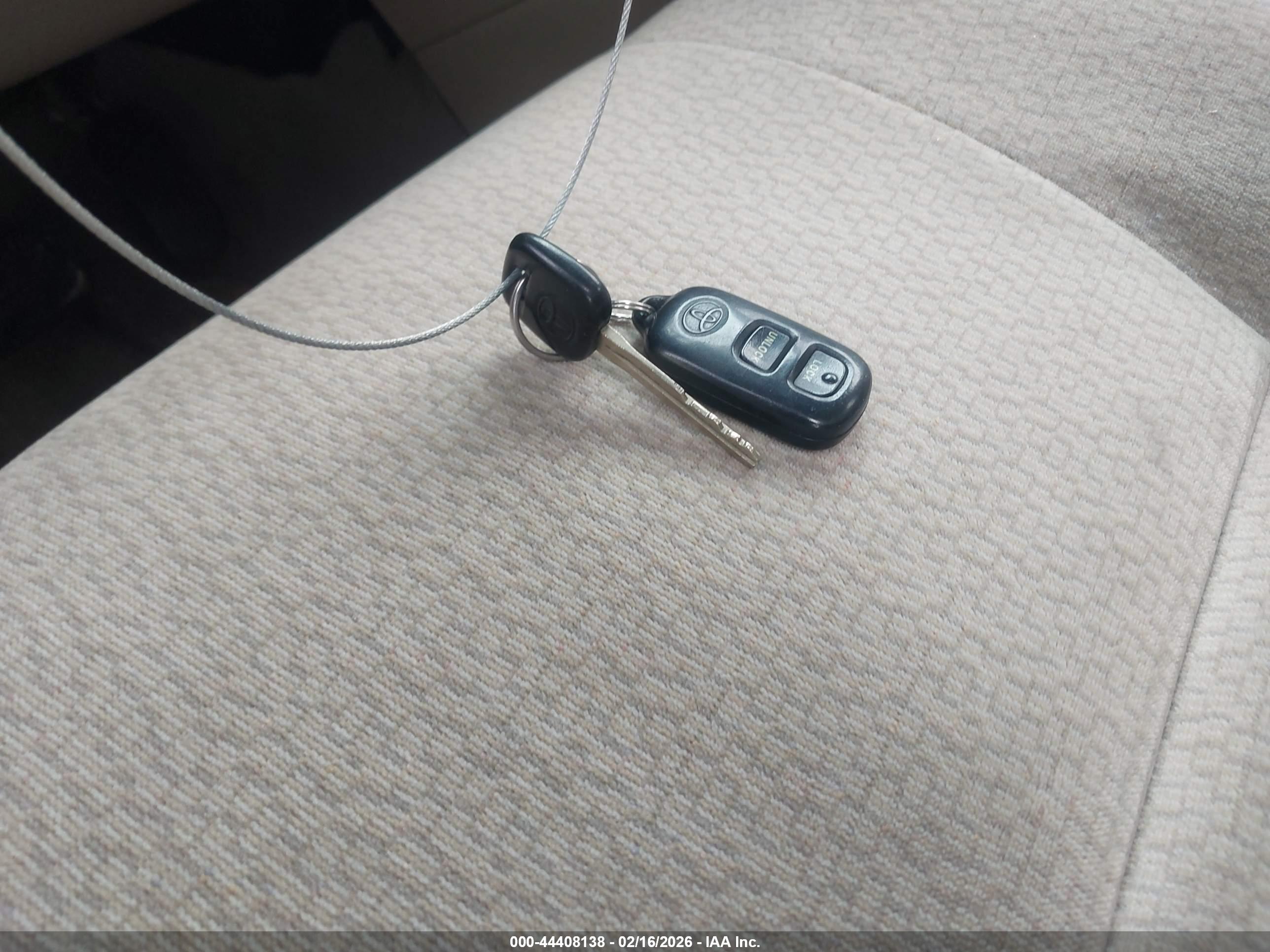 TOYOTA COROLLA image 11