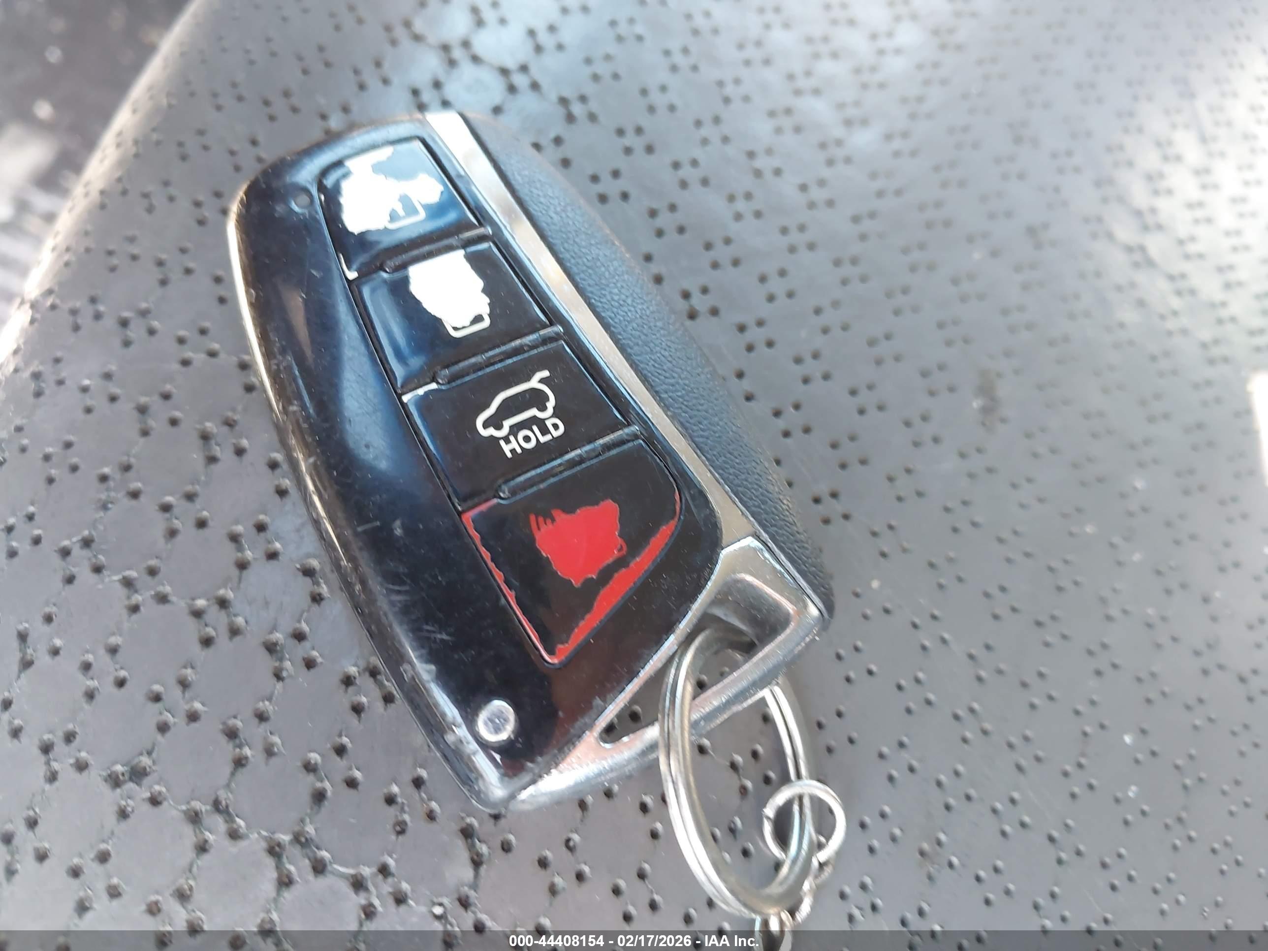 HYUNDAI SANTA image 11