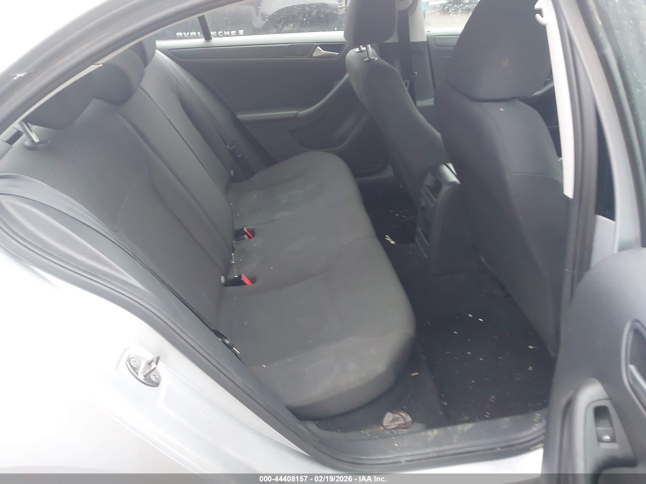 VOLKSWAGEN JETTA image 8