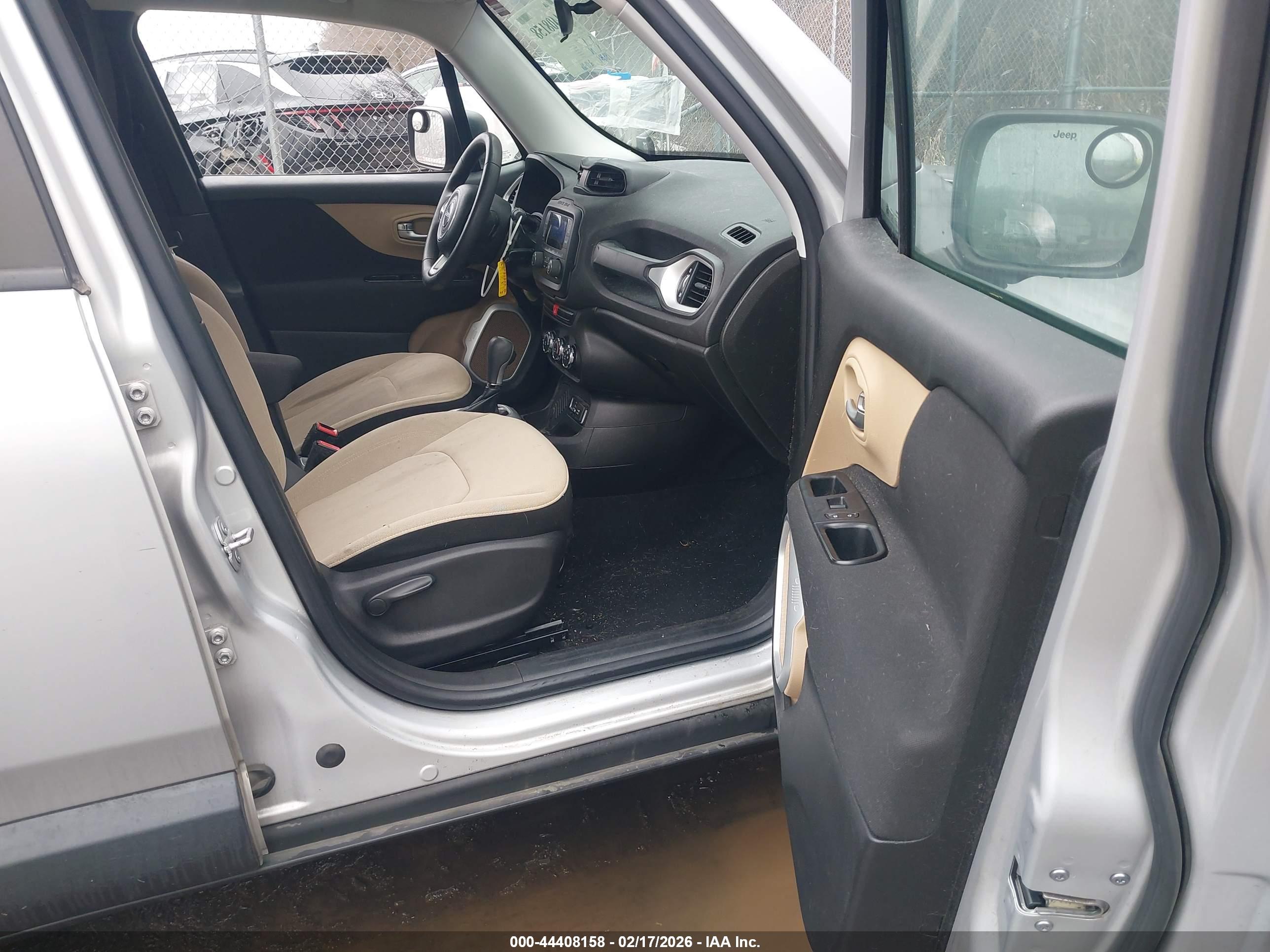JEEP RENEGADE image 5