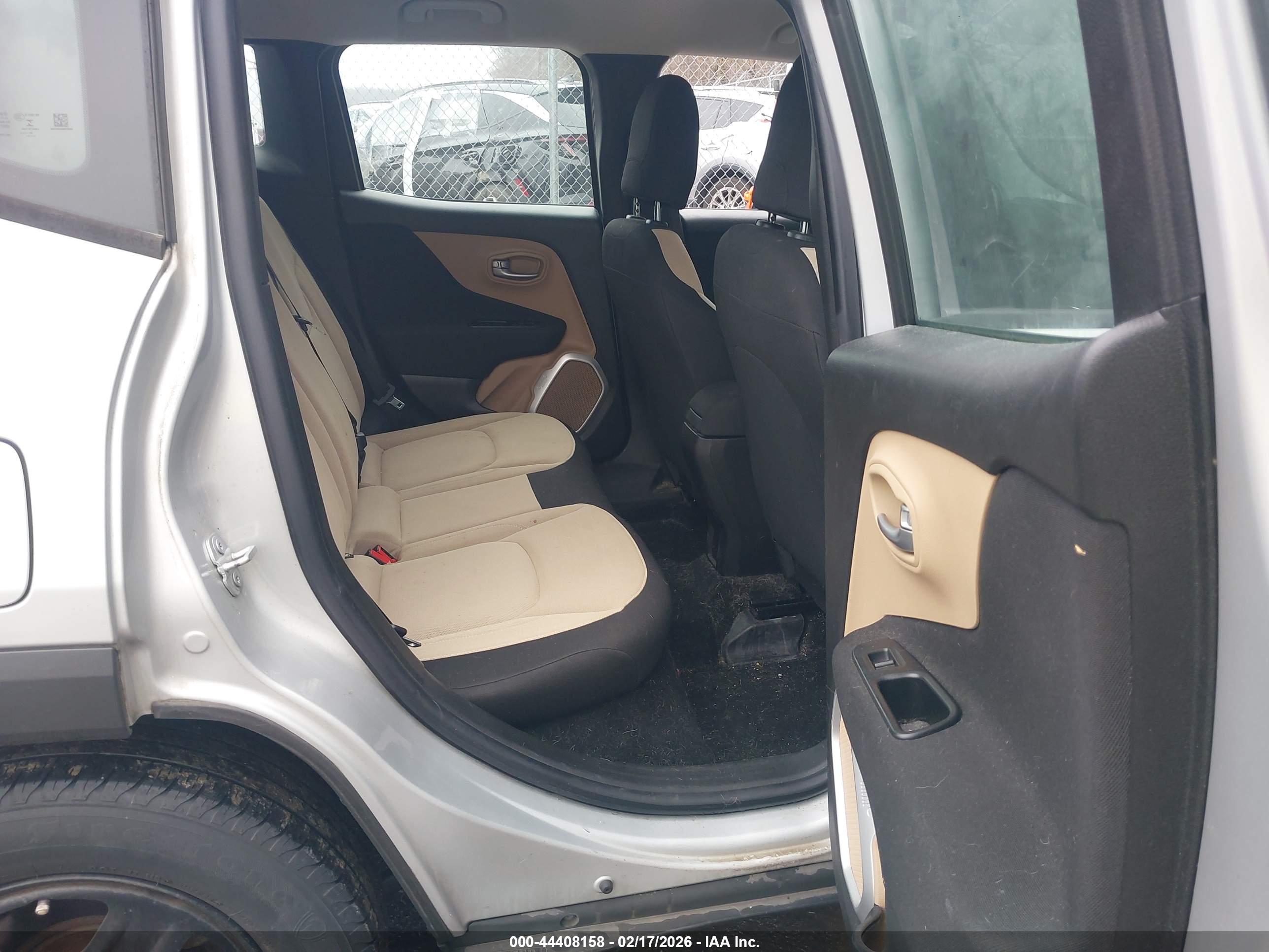 JEEP RENEGADE image 8