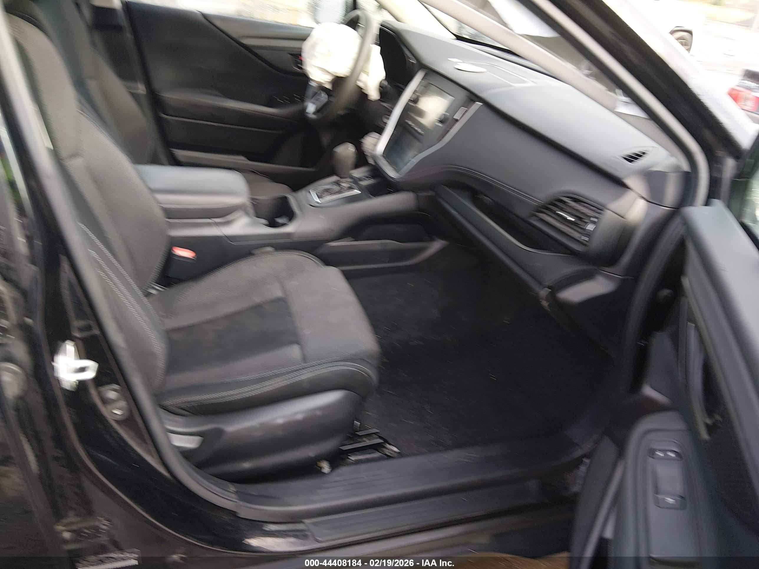 SUBARU OUTBACK image 5