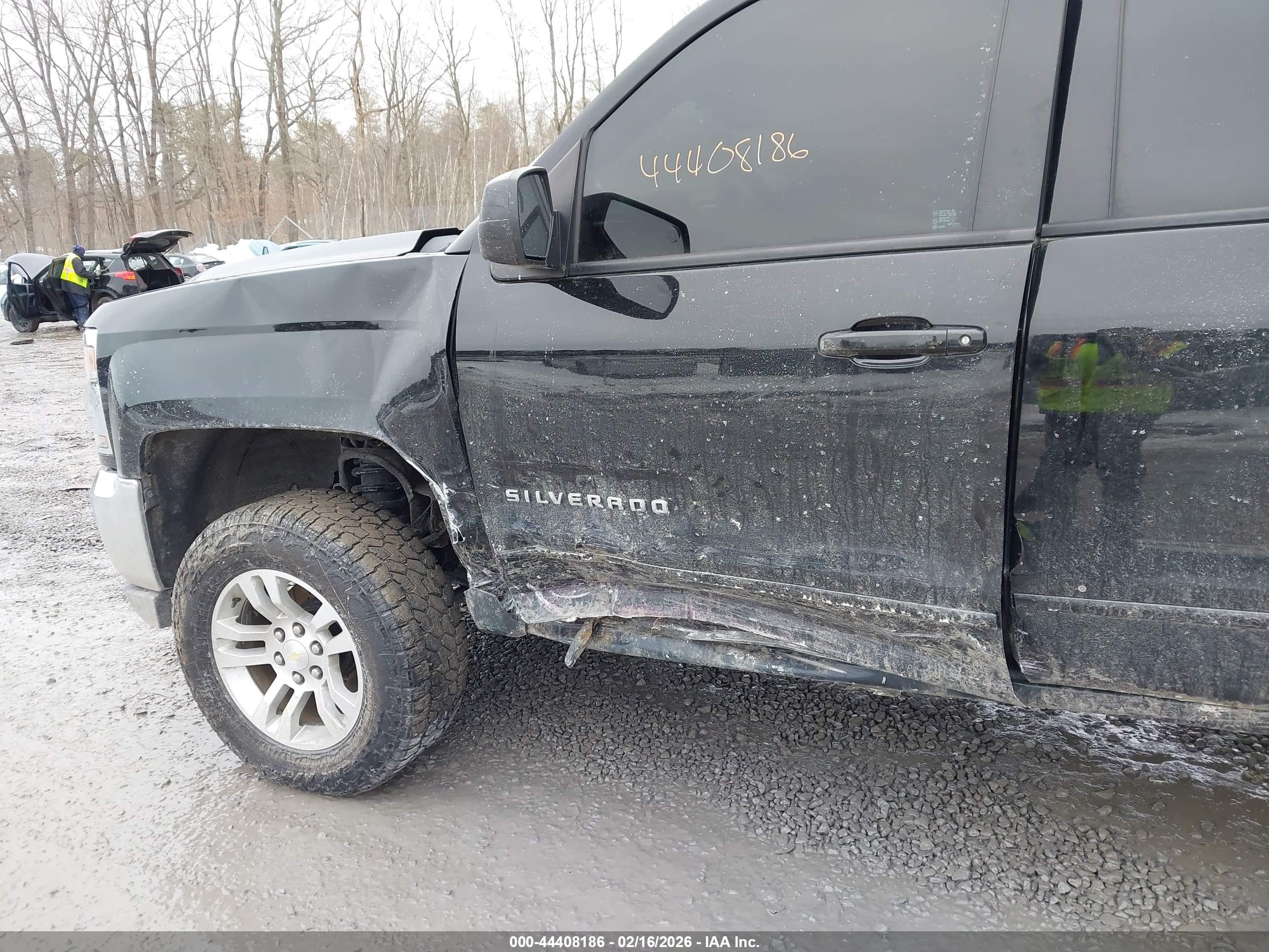 CHEVROLET SILVERADO image 6
