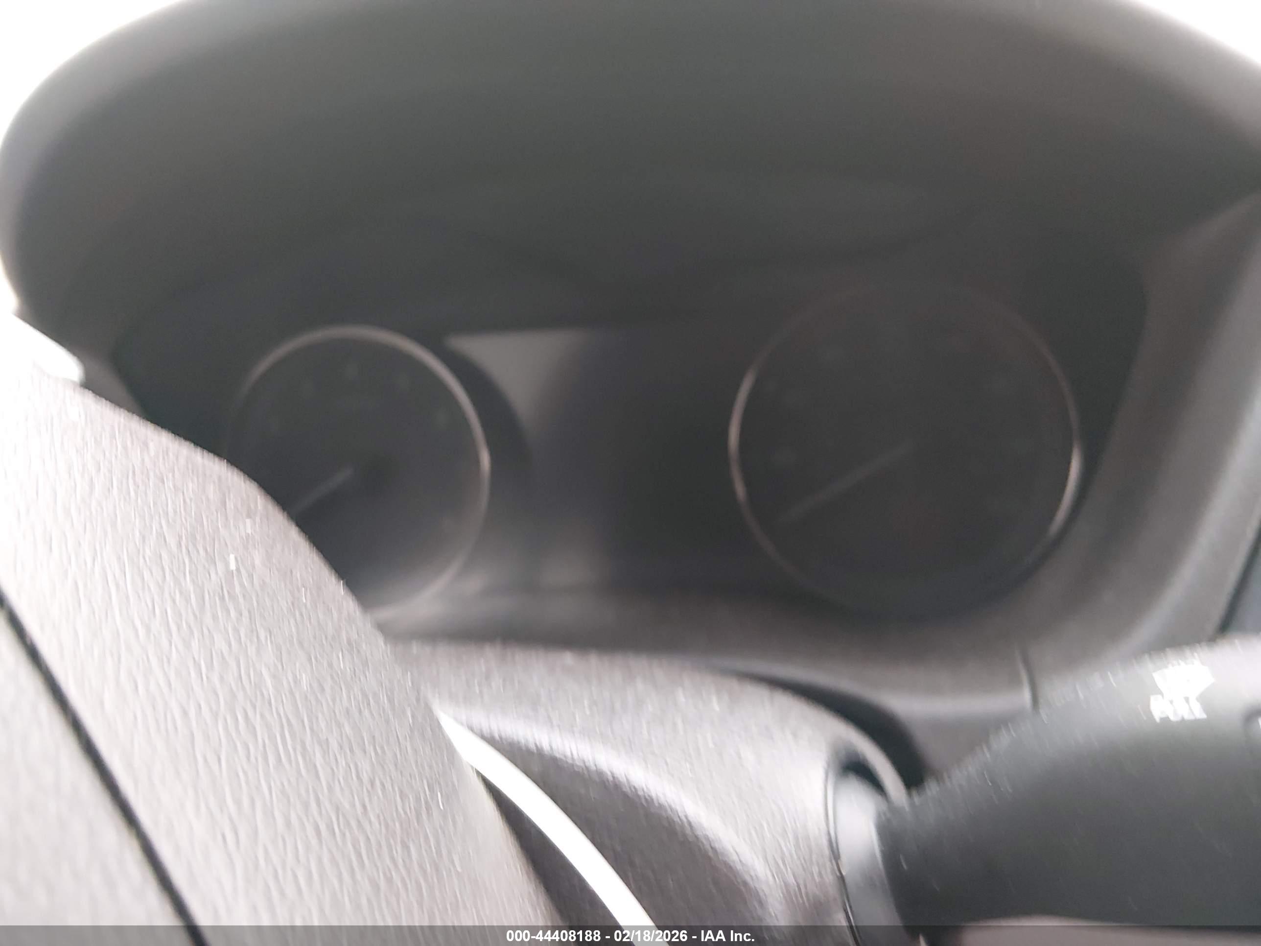 HYUNDAI GENESIS image 7