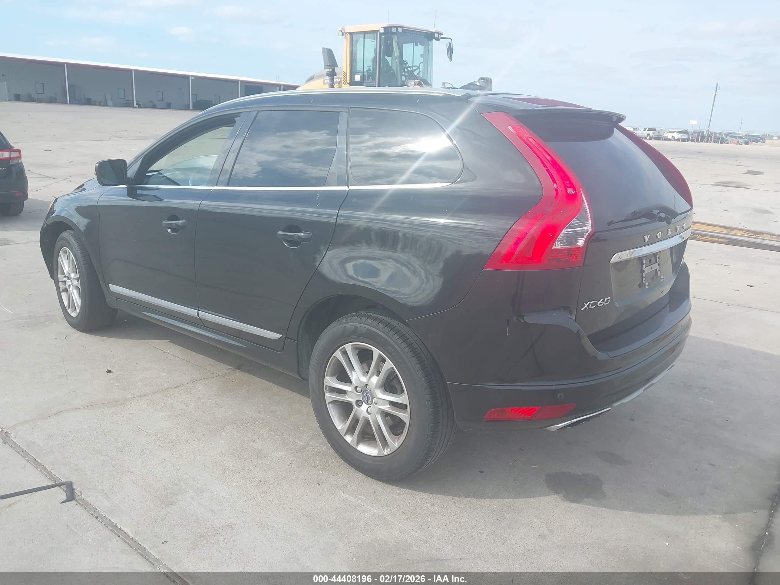 VOLVO XC60 image 3