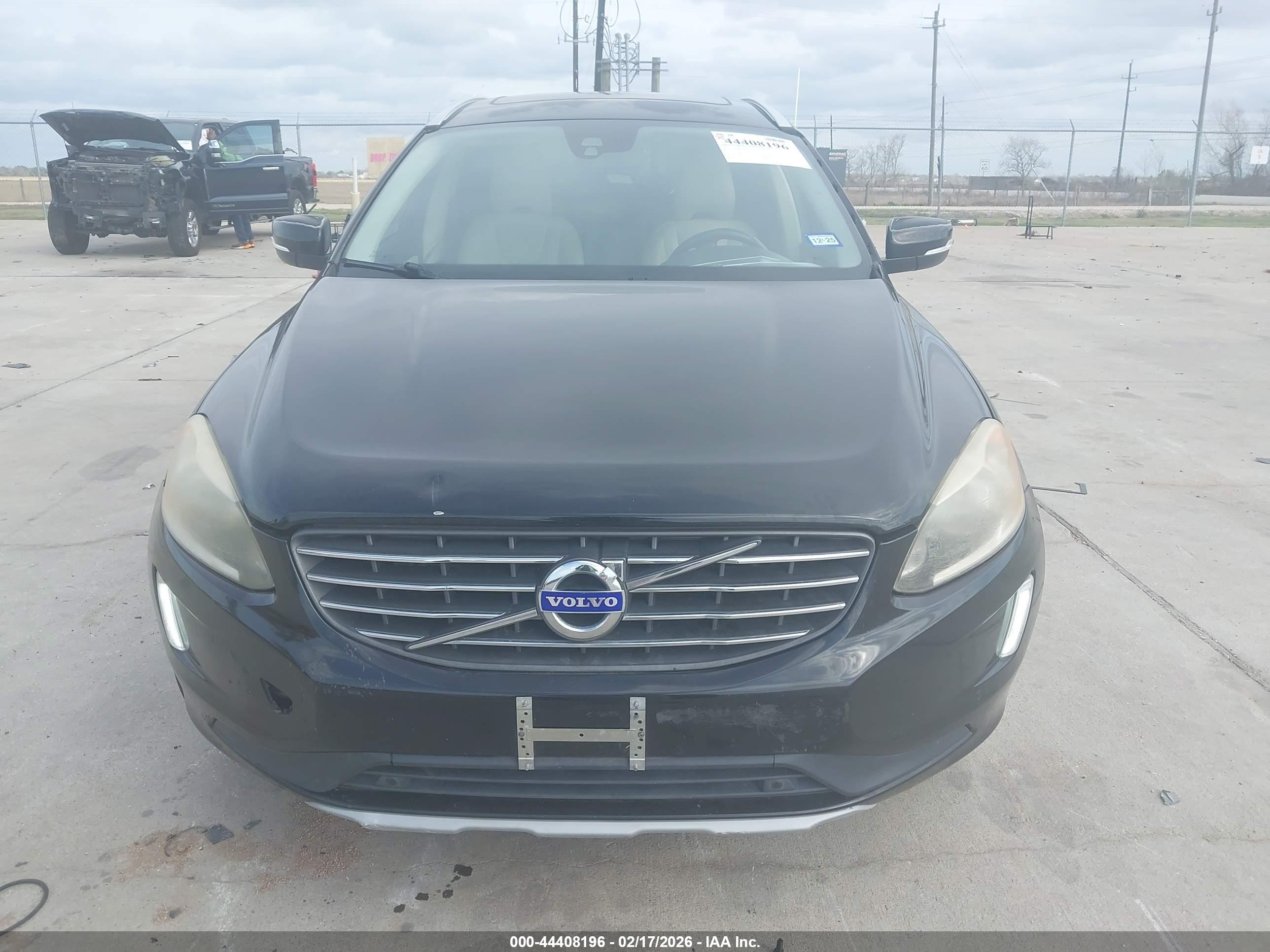 VOLVO XC60 image 6
