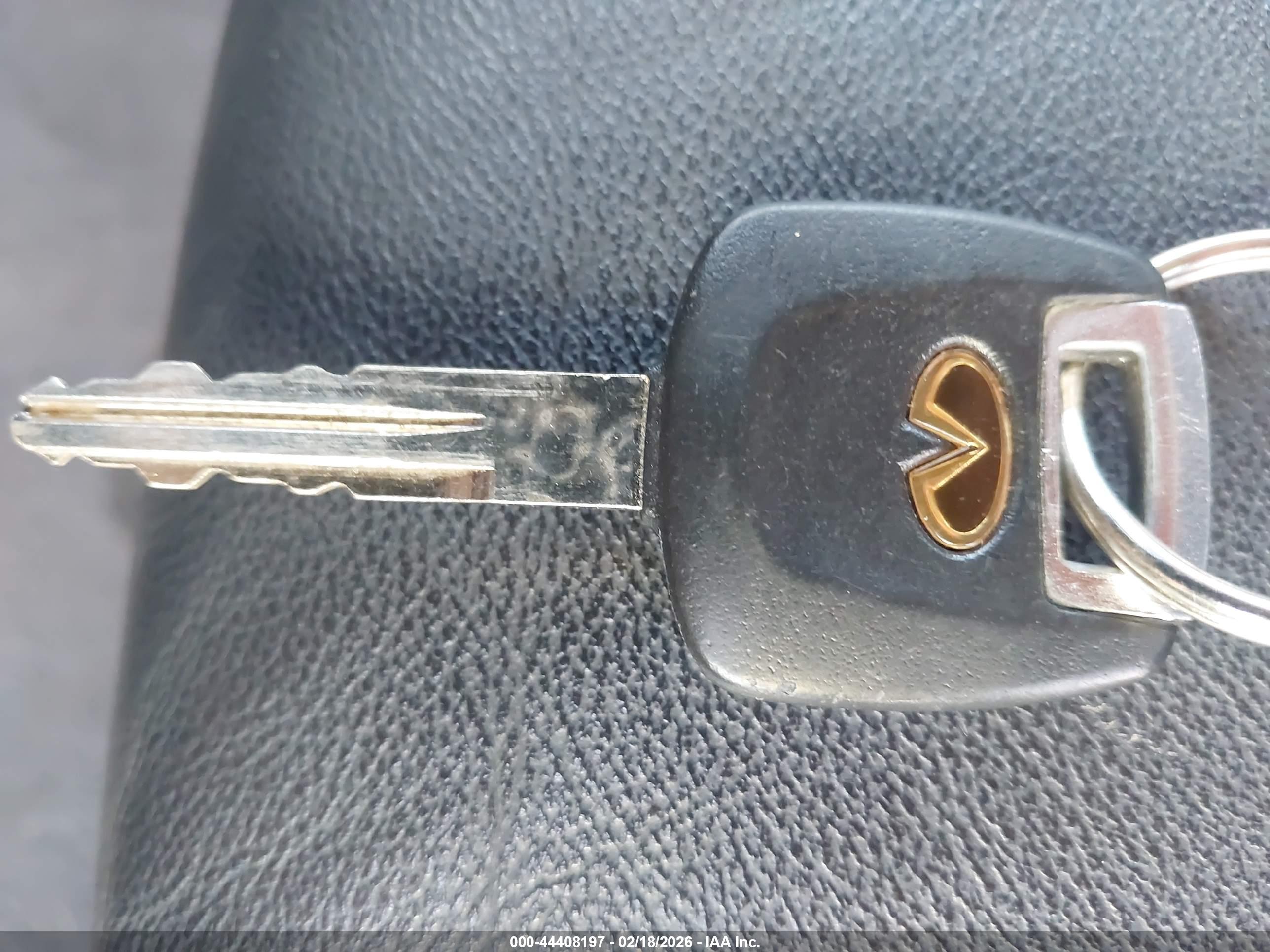 INFINITI I30 image 11