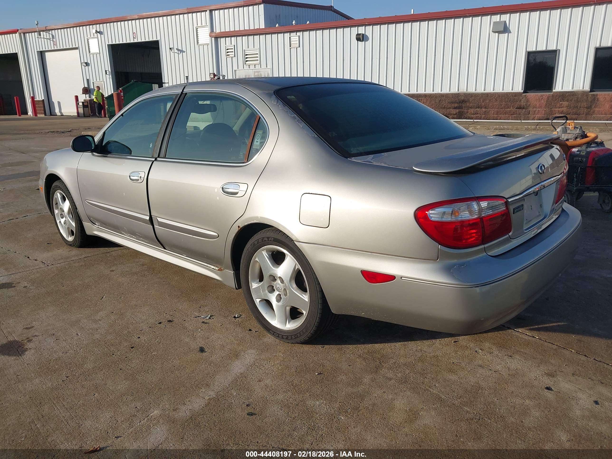 INFINITI I30 image 3