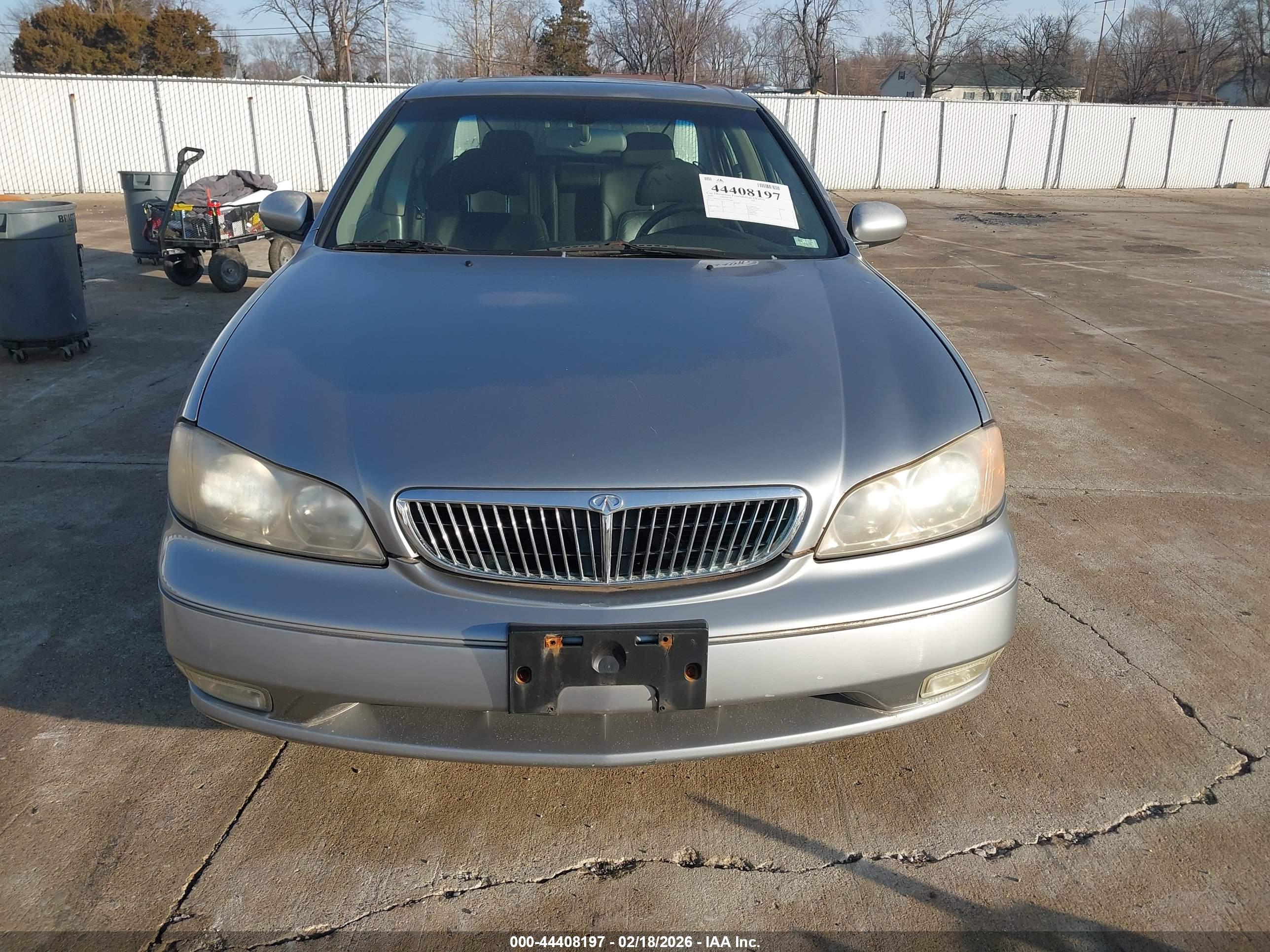 INFINITI I30 image 6