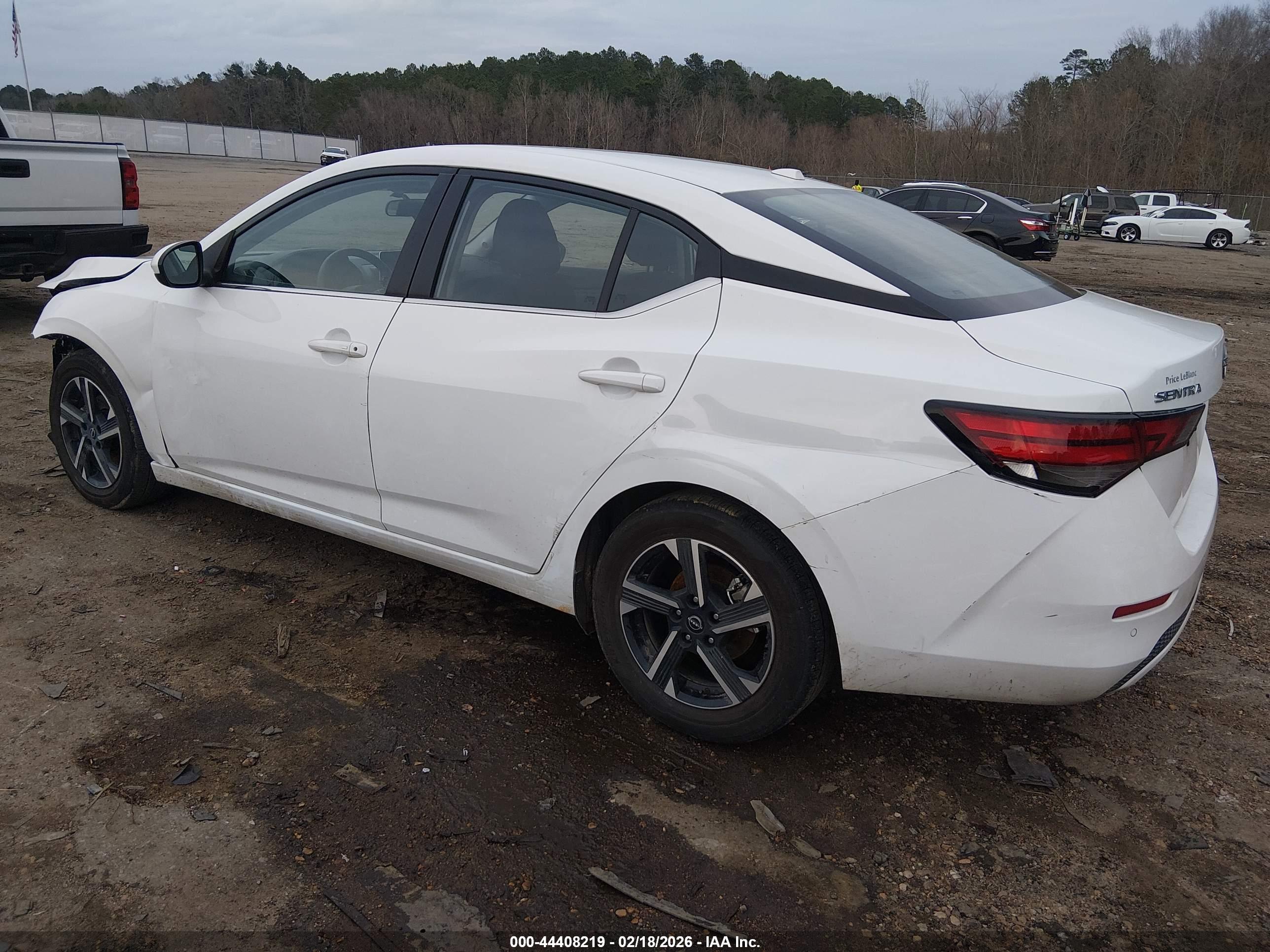 NISSAN SENTRA image 3