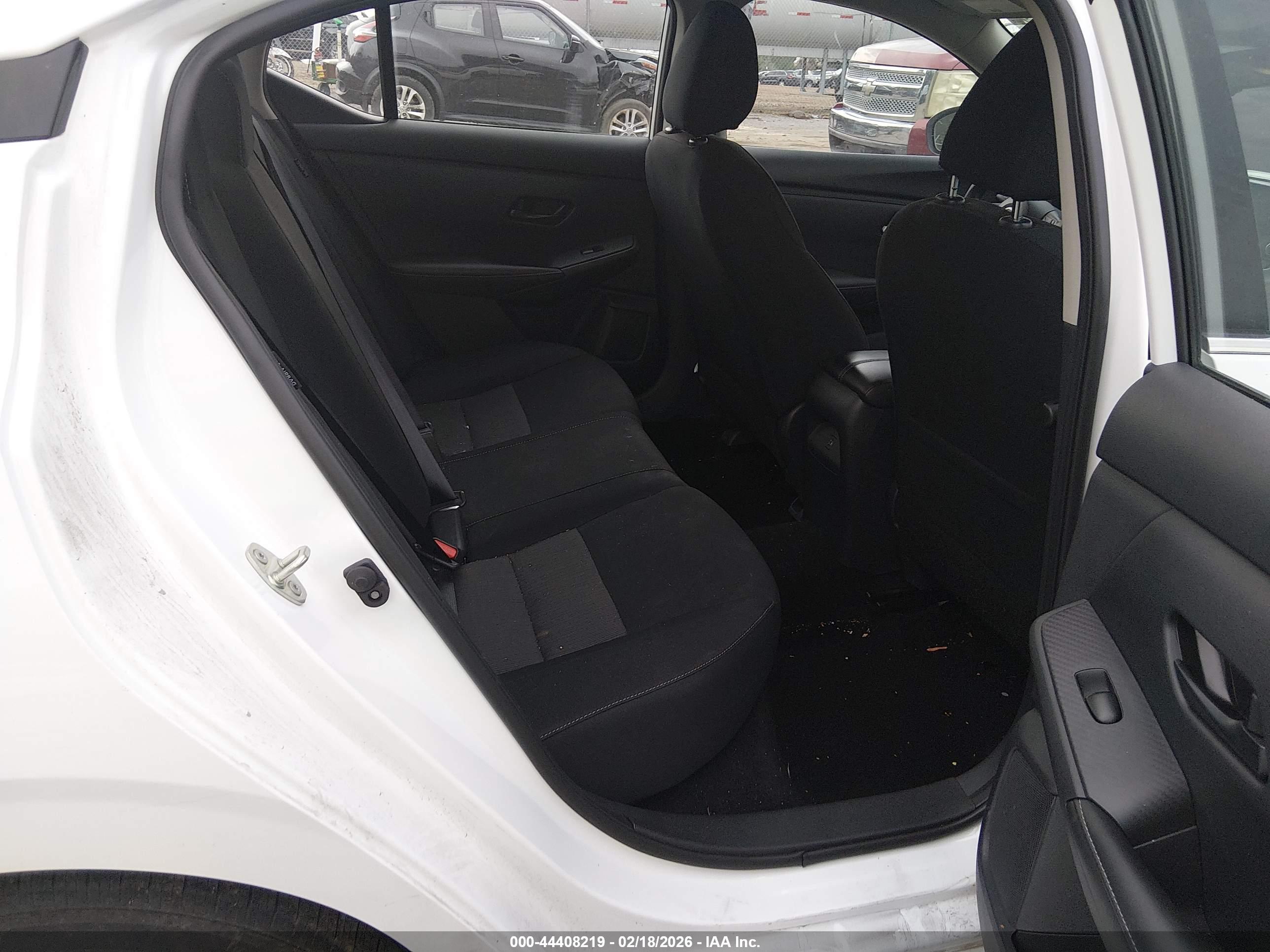 NISSAN SENTRA image 8
