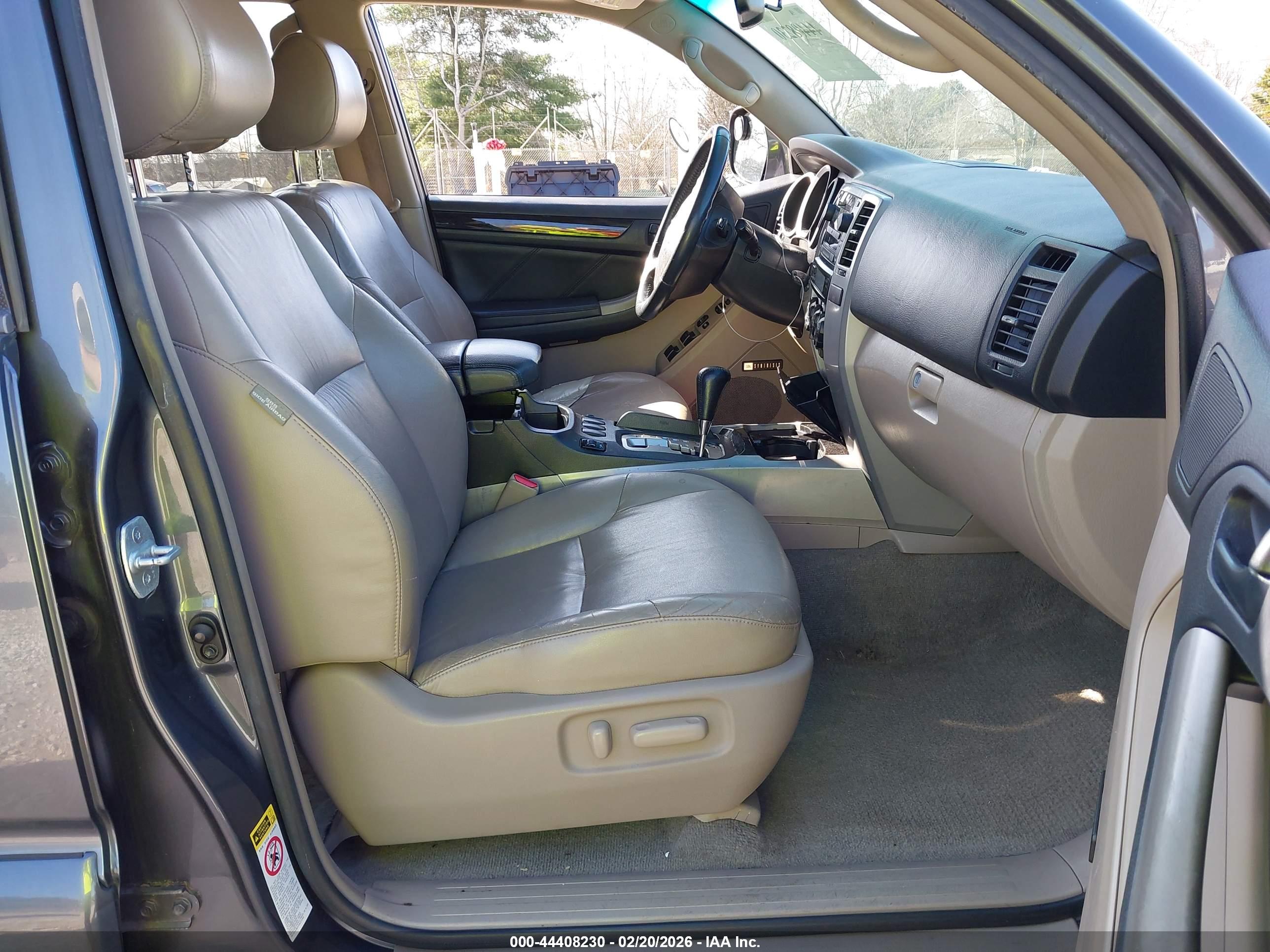 TOYOTA 4RUNNER image 5