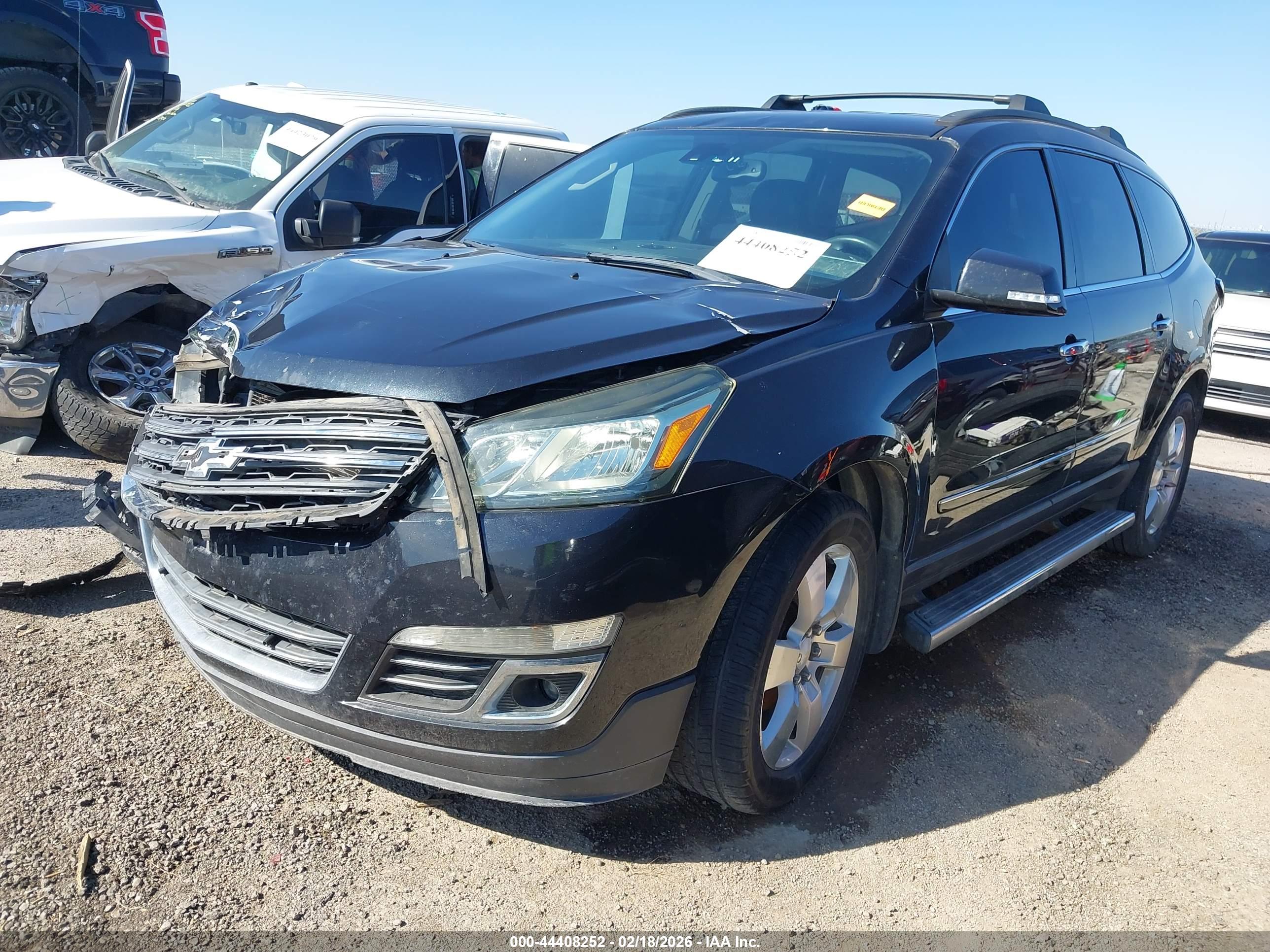 CHEVROLET TRAVERSE image 2