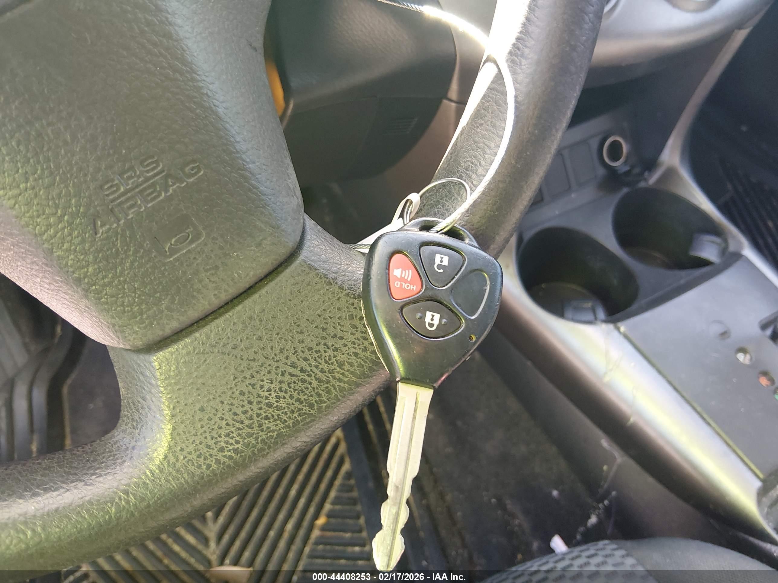 TOYOTA RAV4 image 11