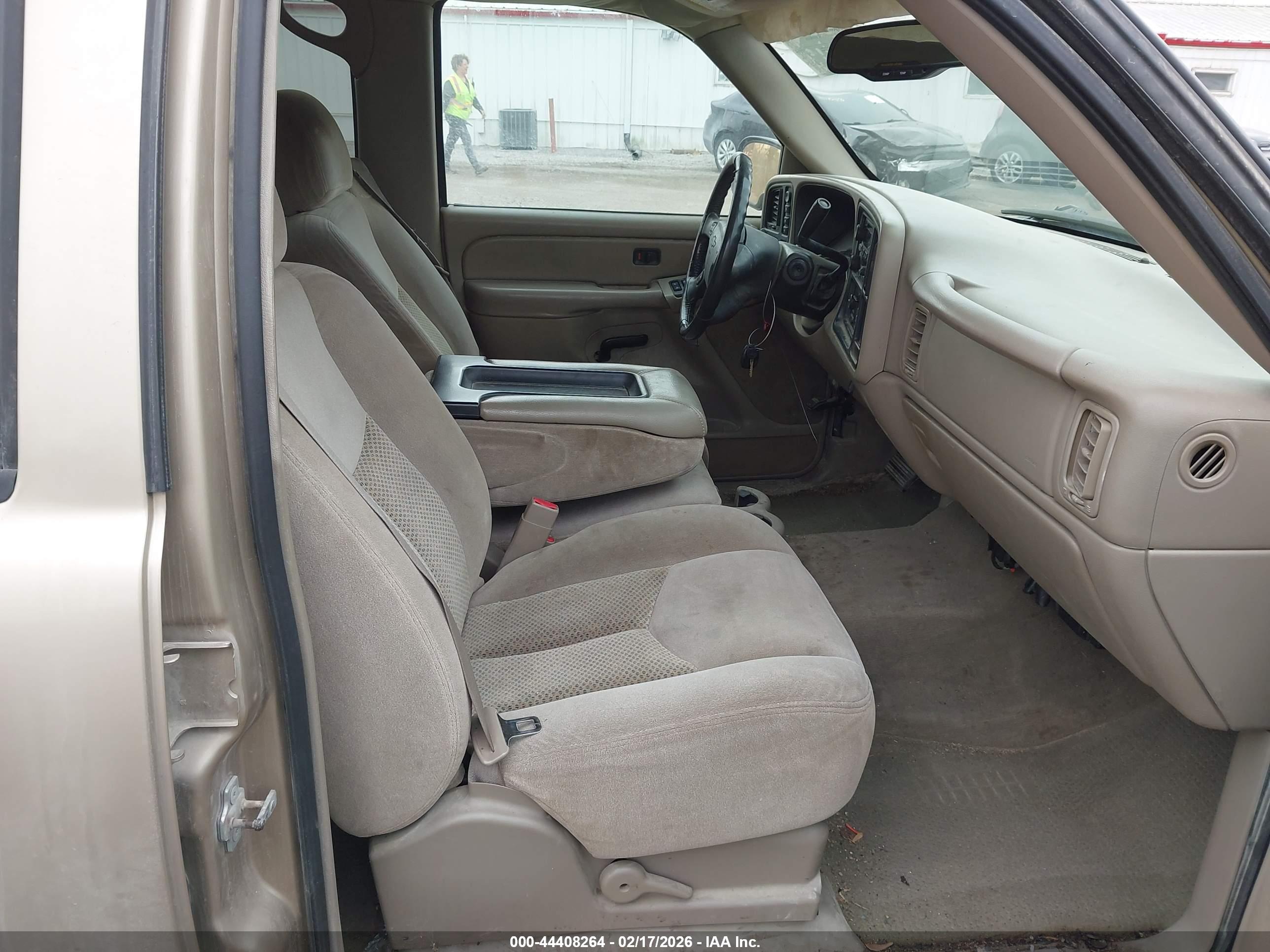 CHEVROLET SILVERADO image 5