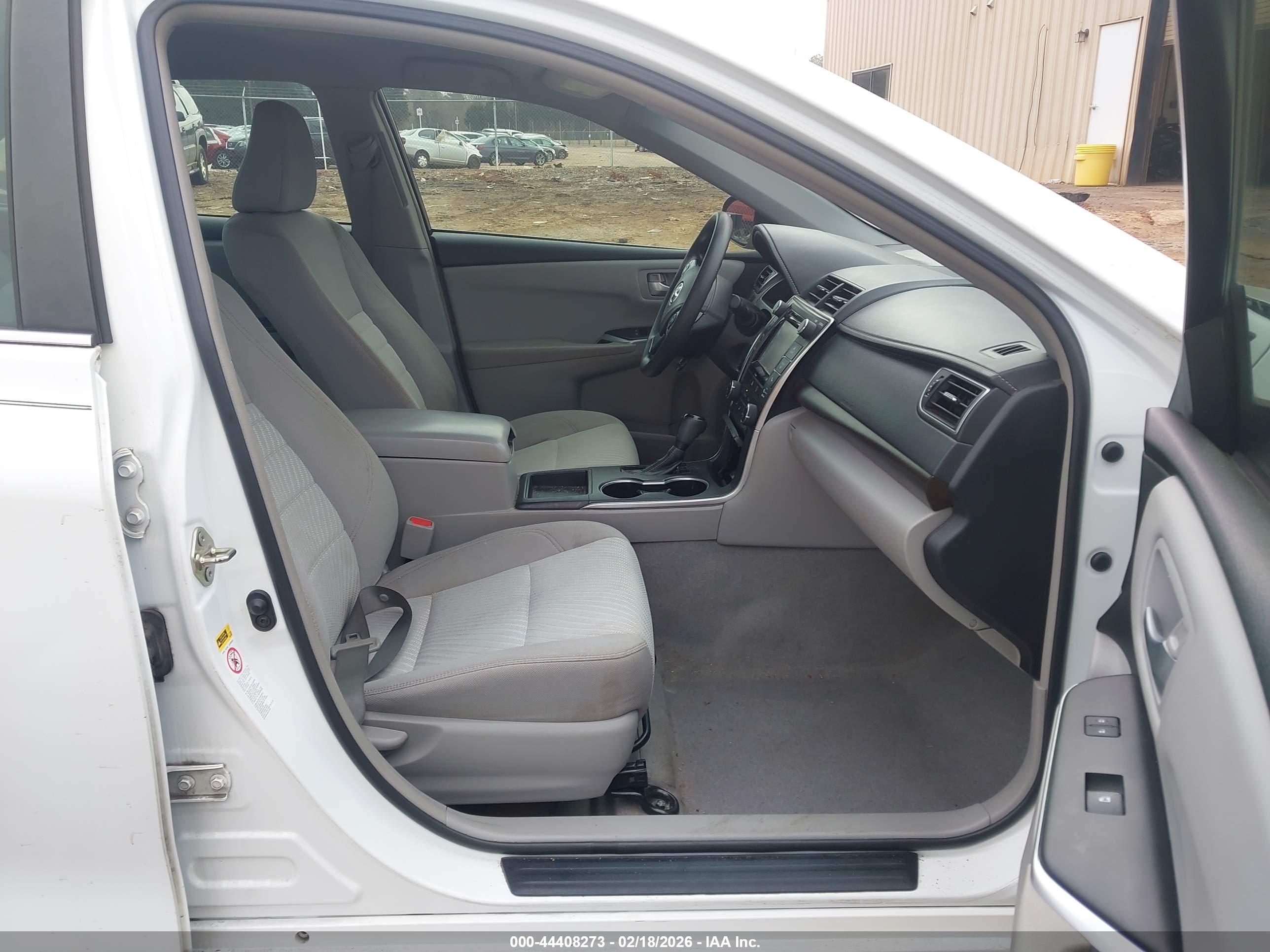 TOYOTA CAMRY image 5
